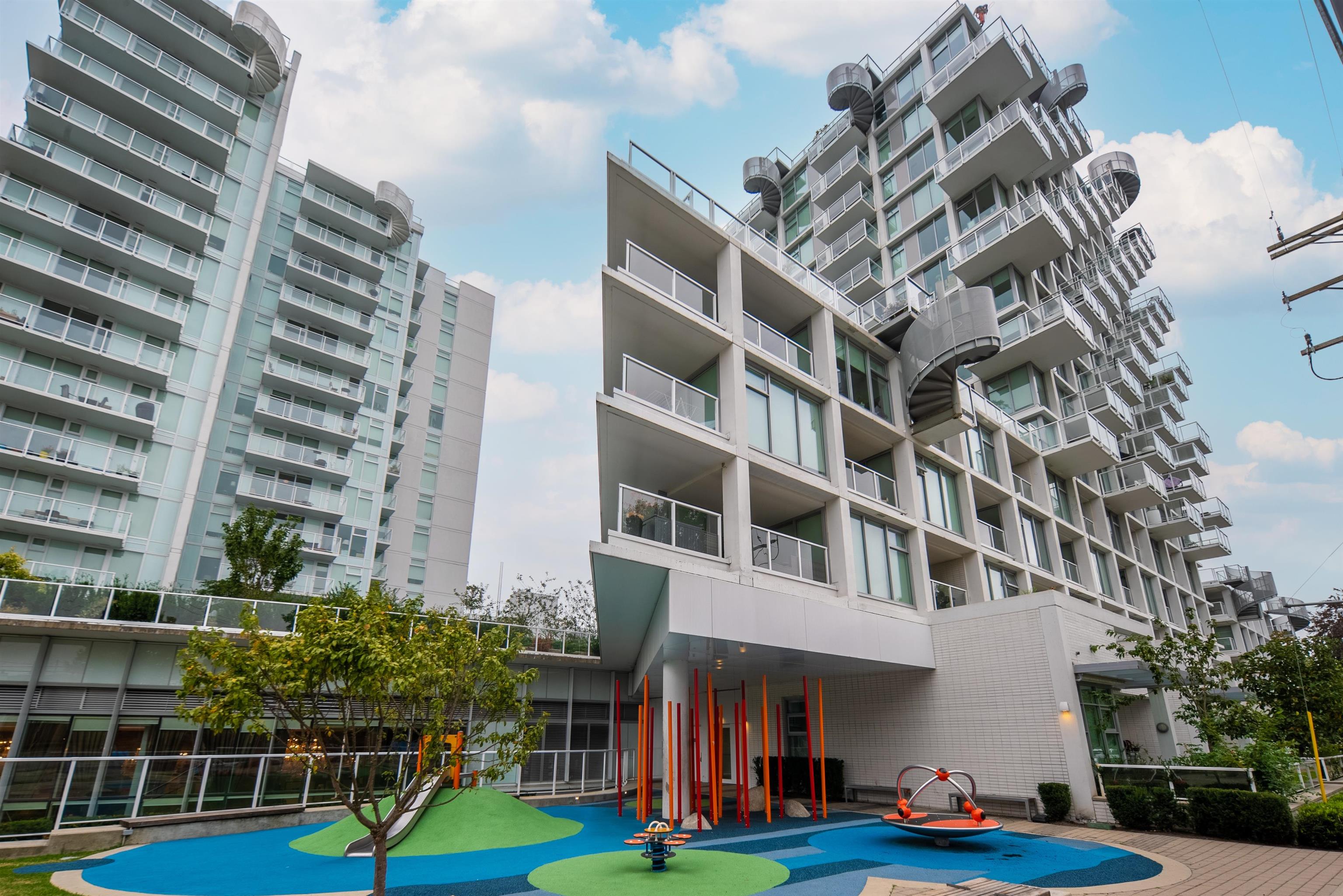 2221 East 30th Avenue #1709, Vancouver, BC V5N 0G6