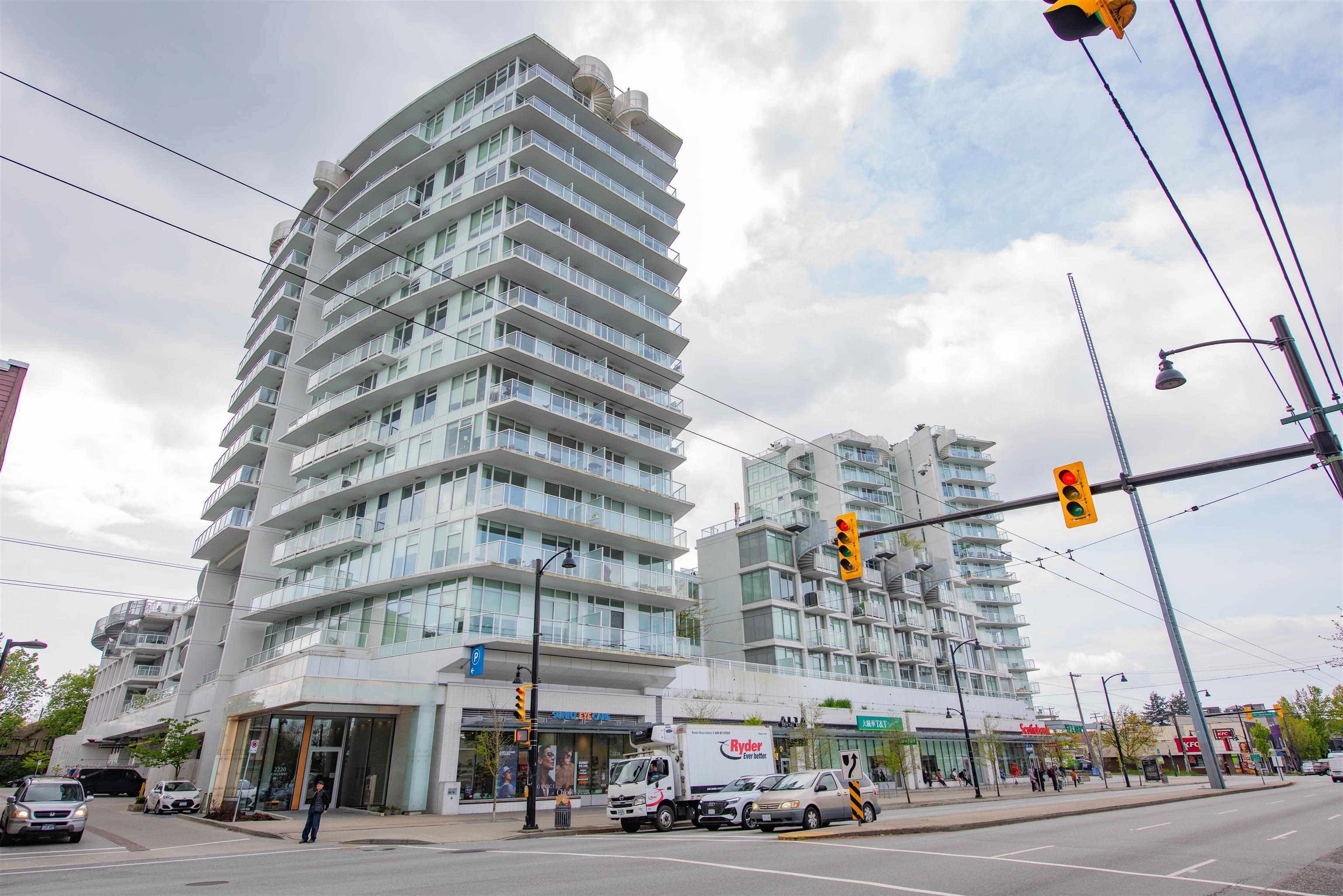 2220 Kingsway #1703, Vancouver, BC V5N 2T7