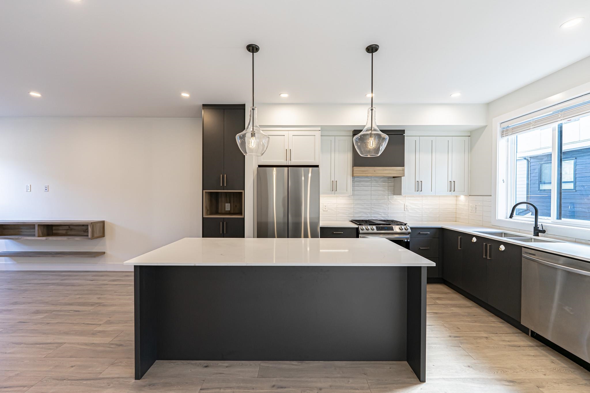16358 23 A Avenue #7, Surrey, BC V3Z 1J7