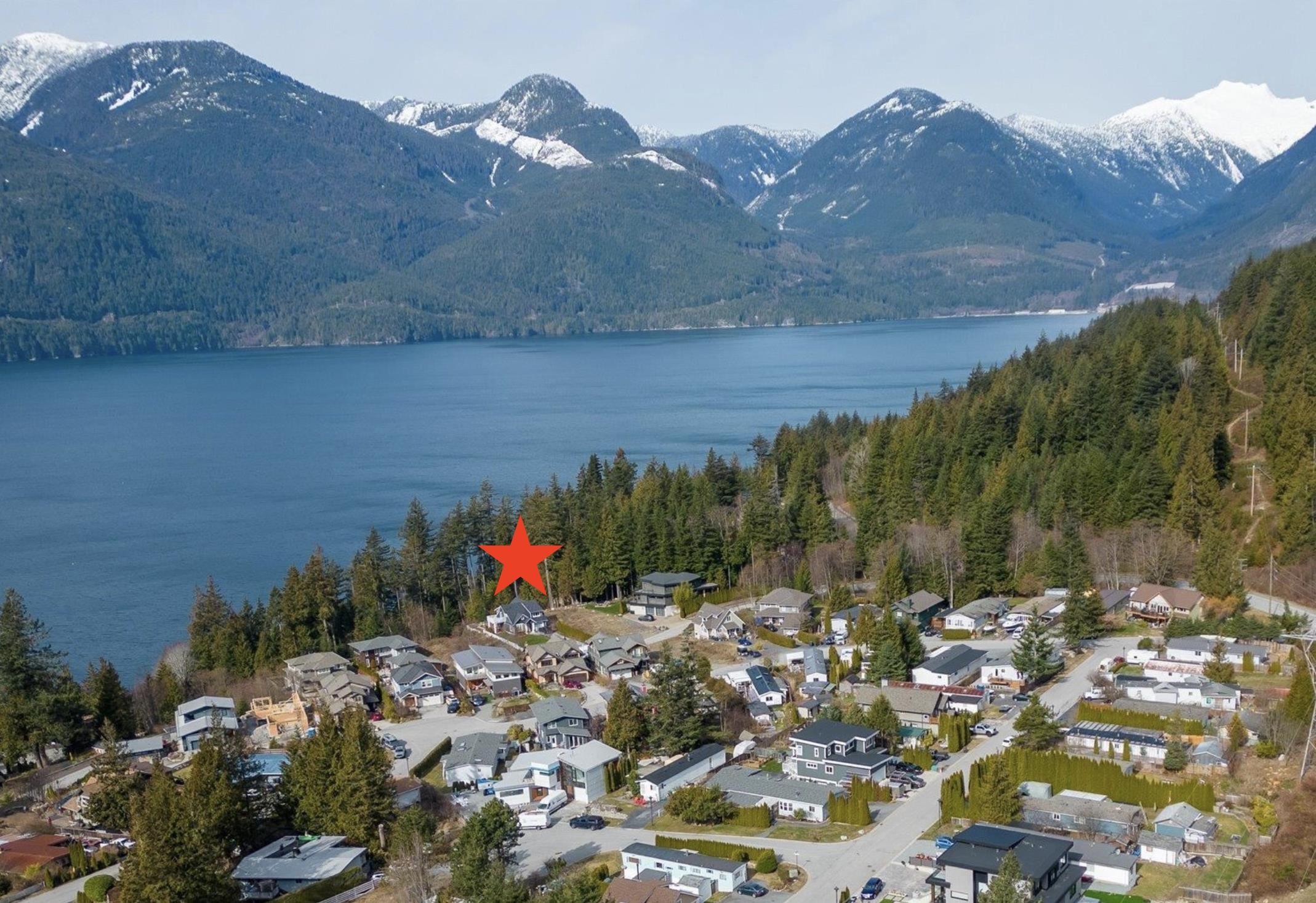 679 Copper Dr, Britannia Beach, BC V0N 1J0