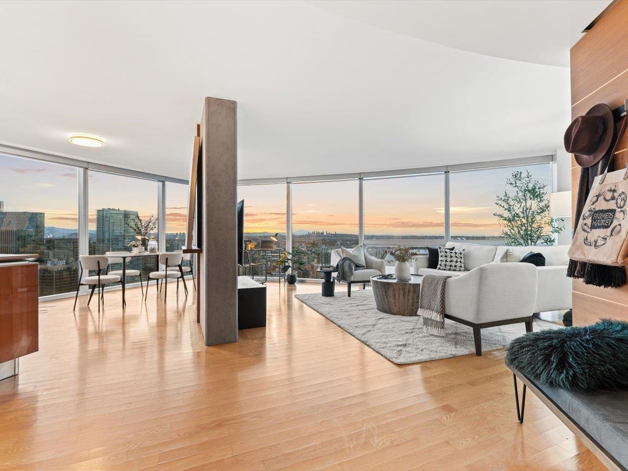 938 Nelson Street #3204, Vancouver, BC V6Z 3A7