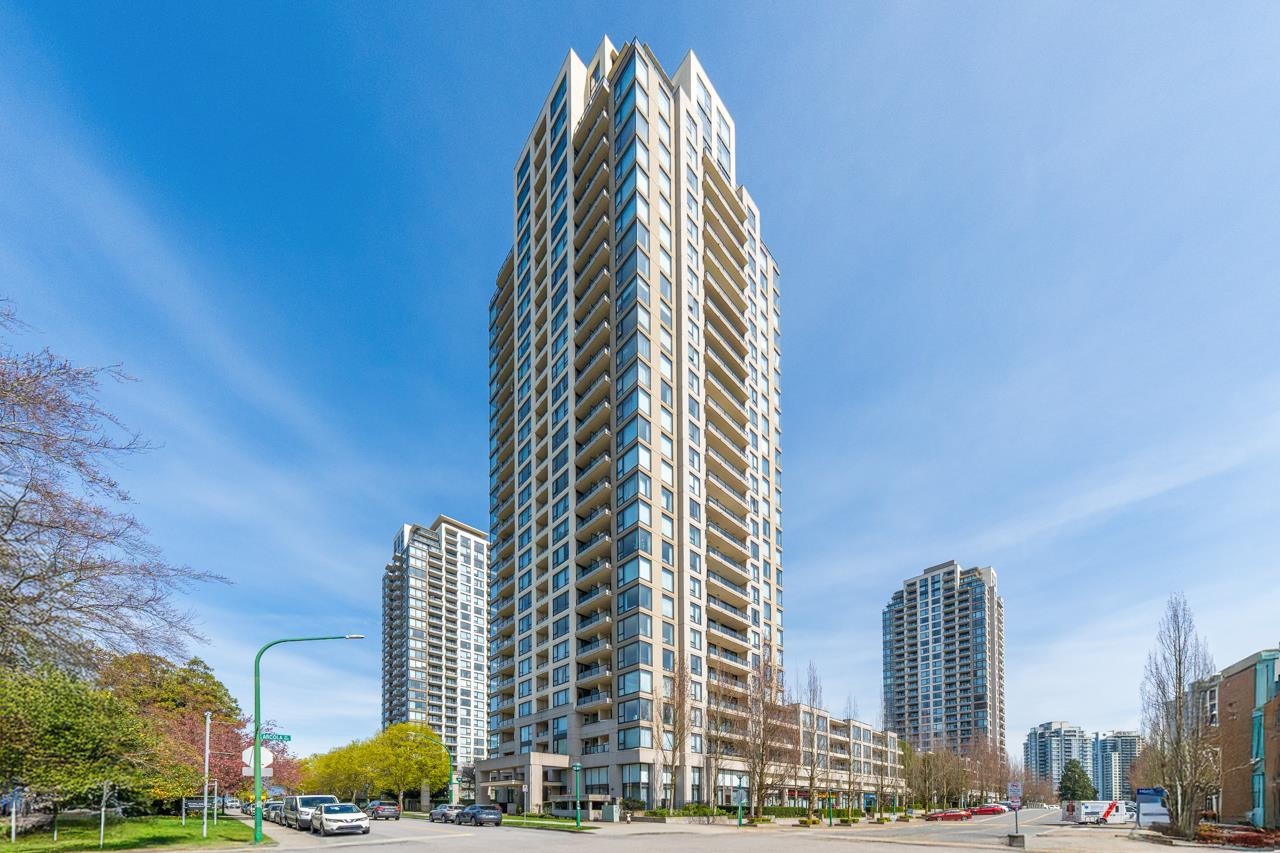 7088 Salisbury Avenue #802, Burnaby, BC V5E 0A4