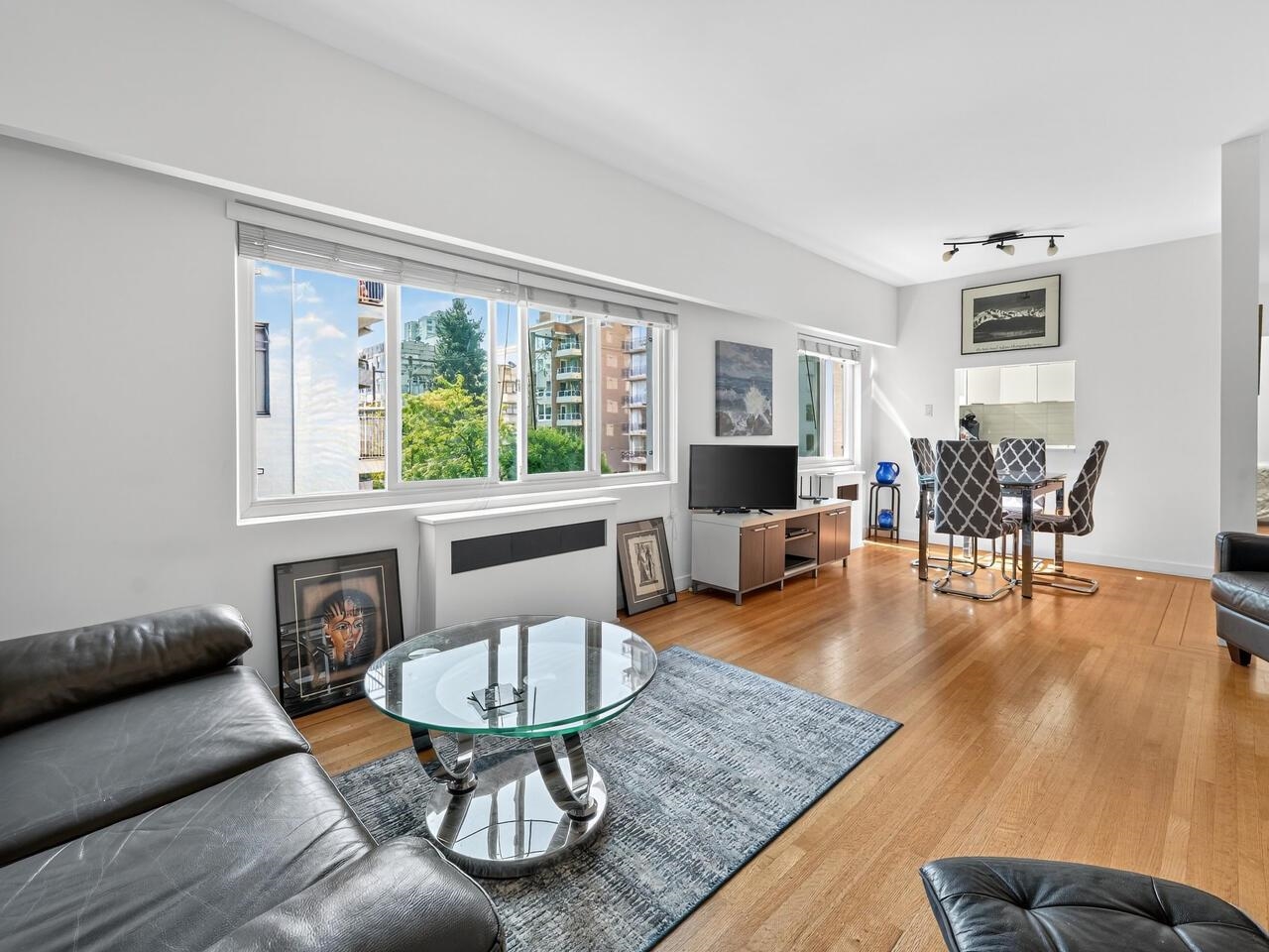 1972 Robson Street #306, Vancouver, BC V6G 1E8