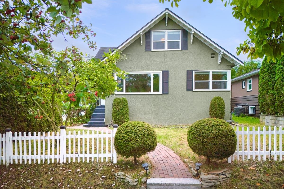 102 Durham Street, New Westminster, BC V3L 1X1