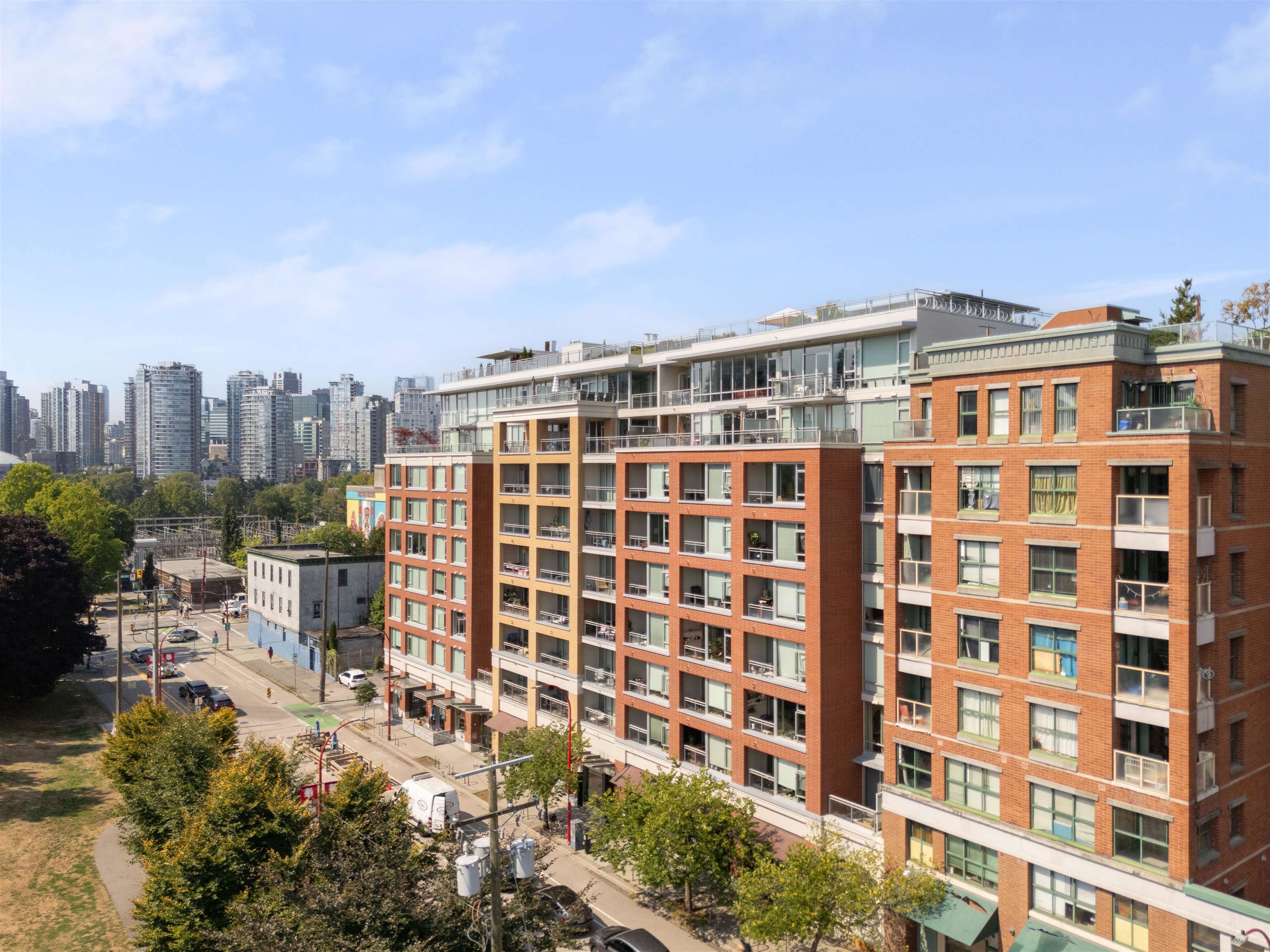 221 Union Street #903, Vancouver, BC V6A 0B4