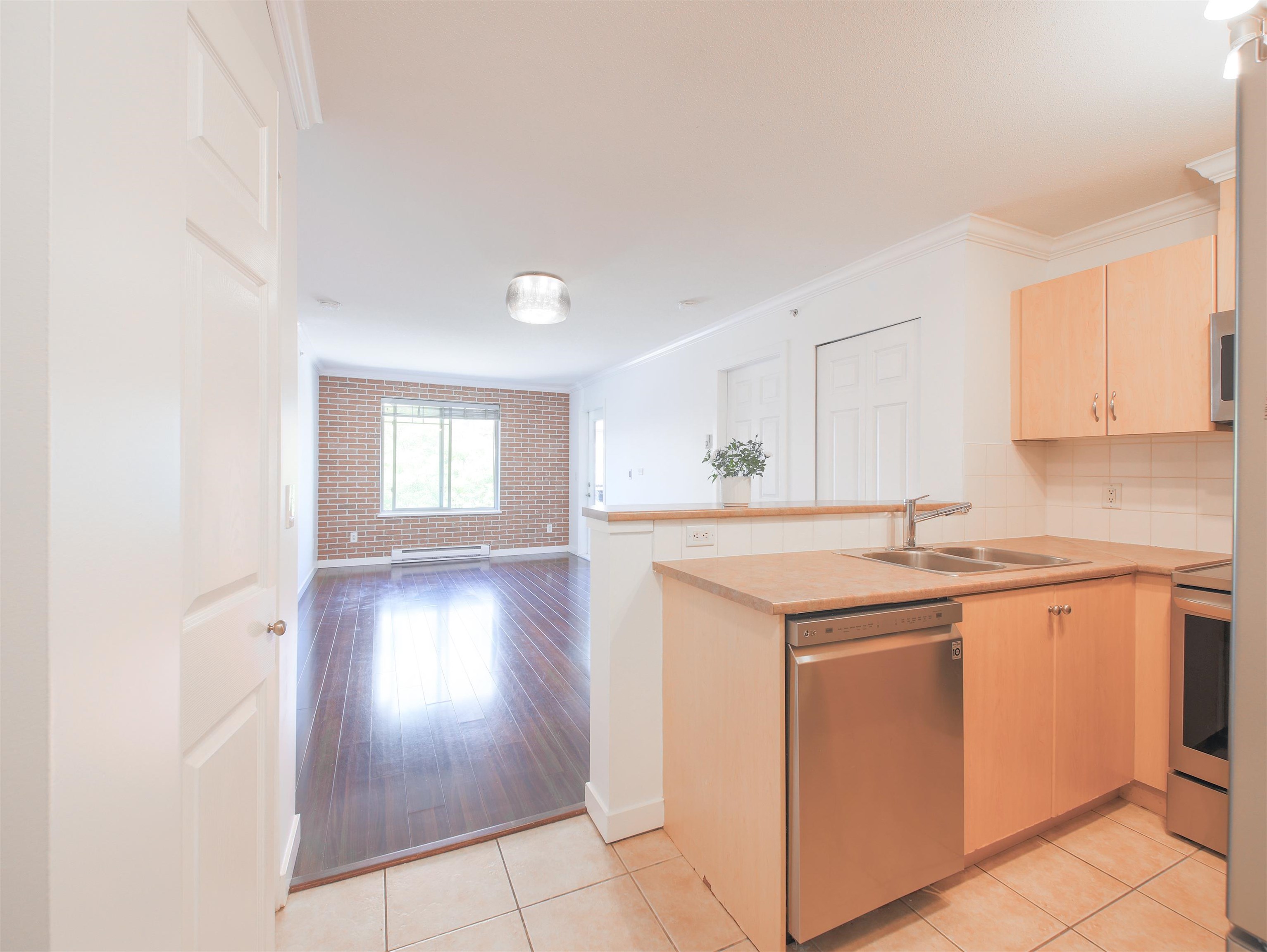 240 Sherbrooke Street #3416, New Westminster, BC V3L 3M2