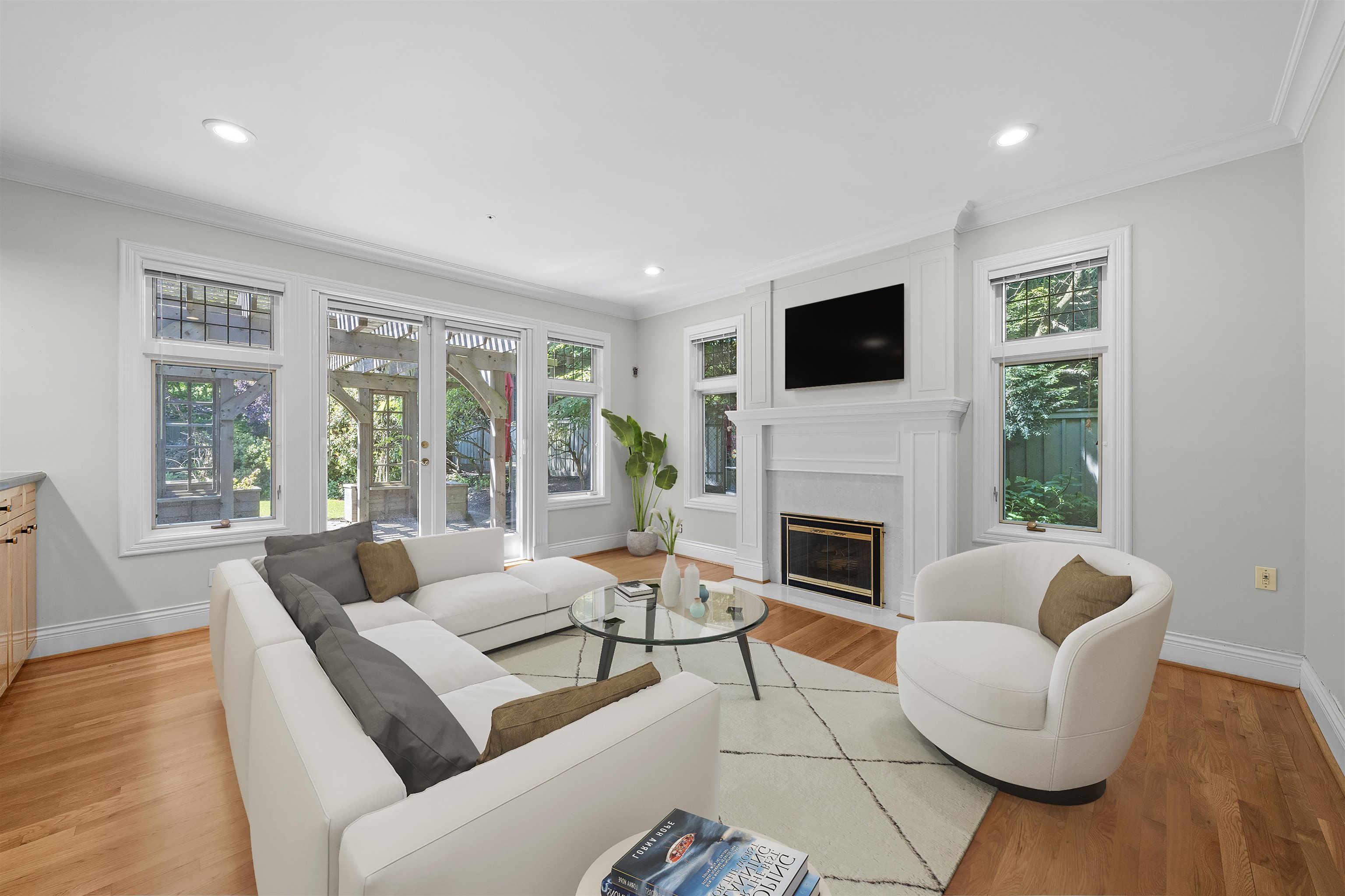 1323 The Crescent, Vancouver, BC V6H 1T7