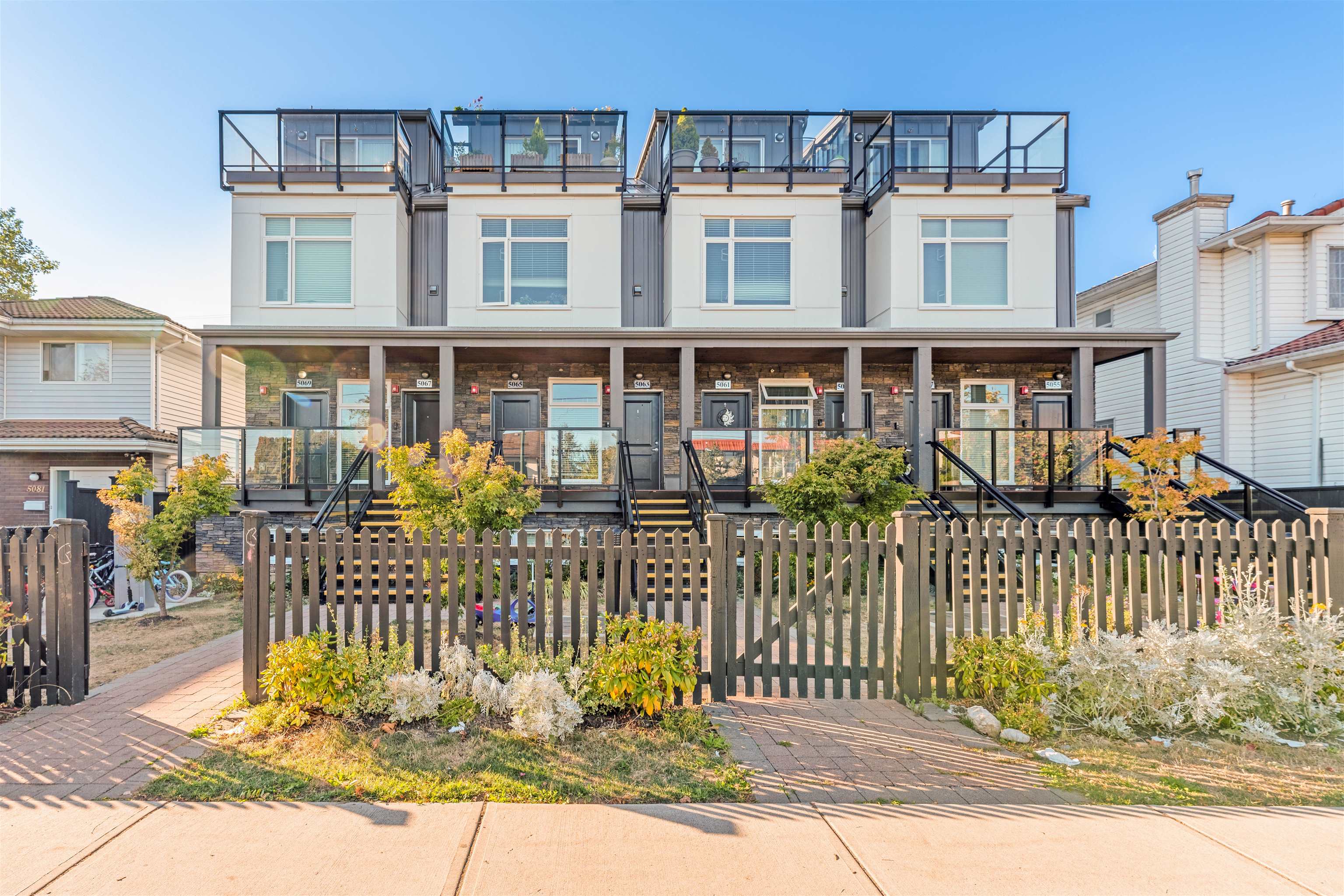 5069 Earles Street, Vancouver, BC V5R 3R8