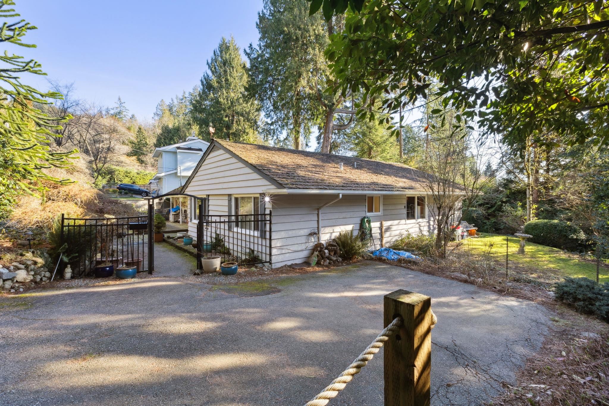 4028 Rose Crescent, West Vancouver, BC V7V 2N7