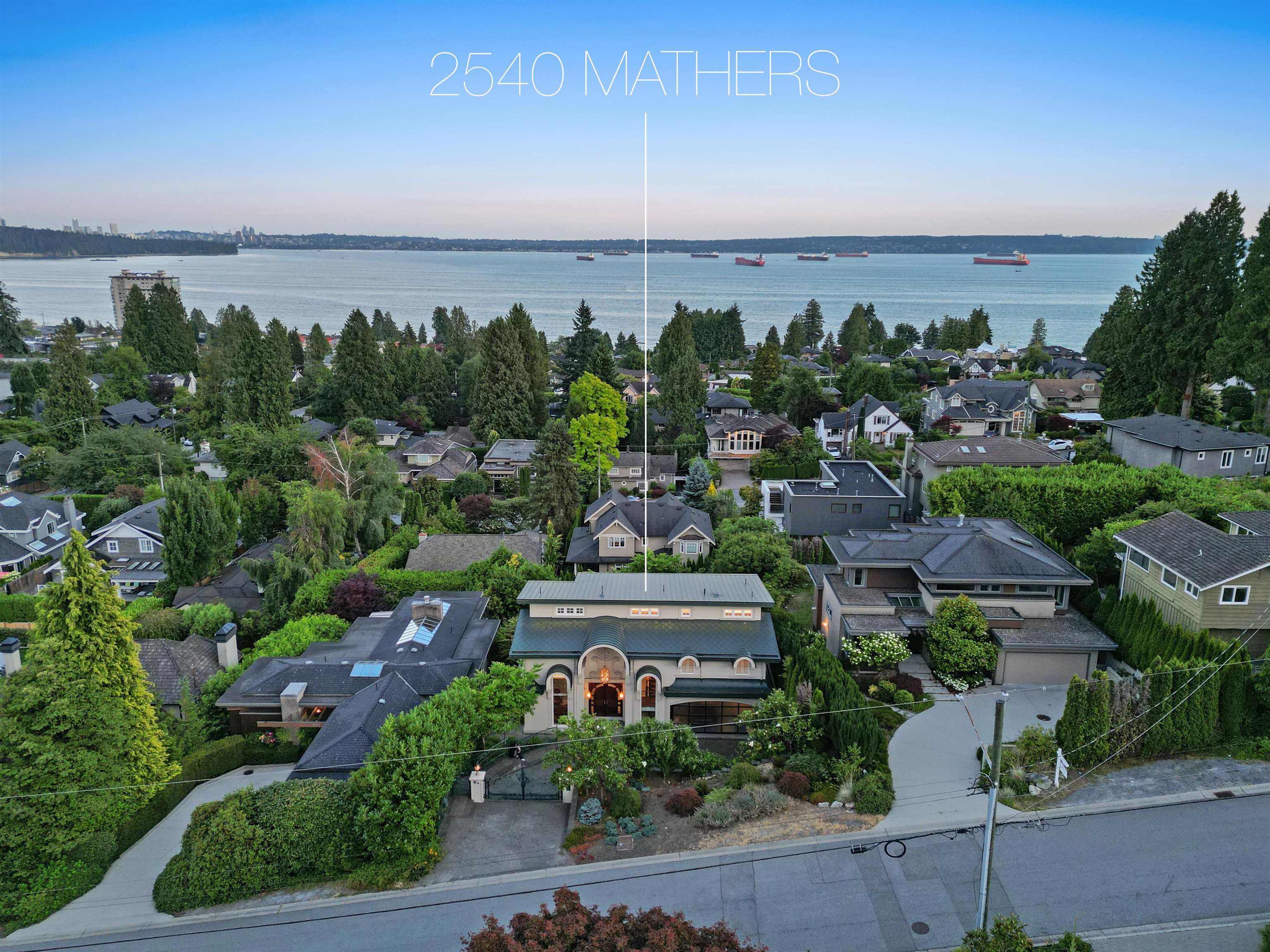 2540 Mathers Avenue, West Vancouver, BC V7V 2J1