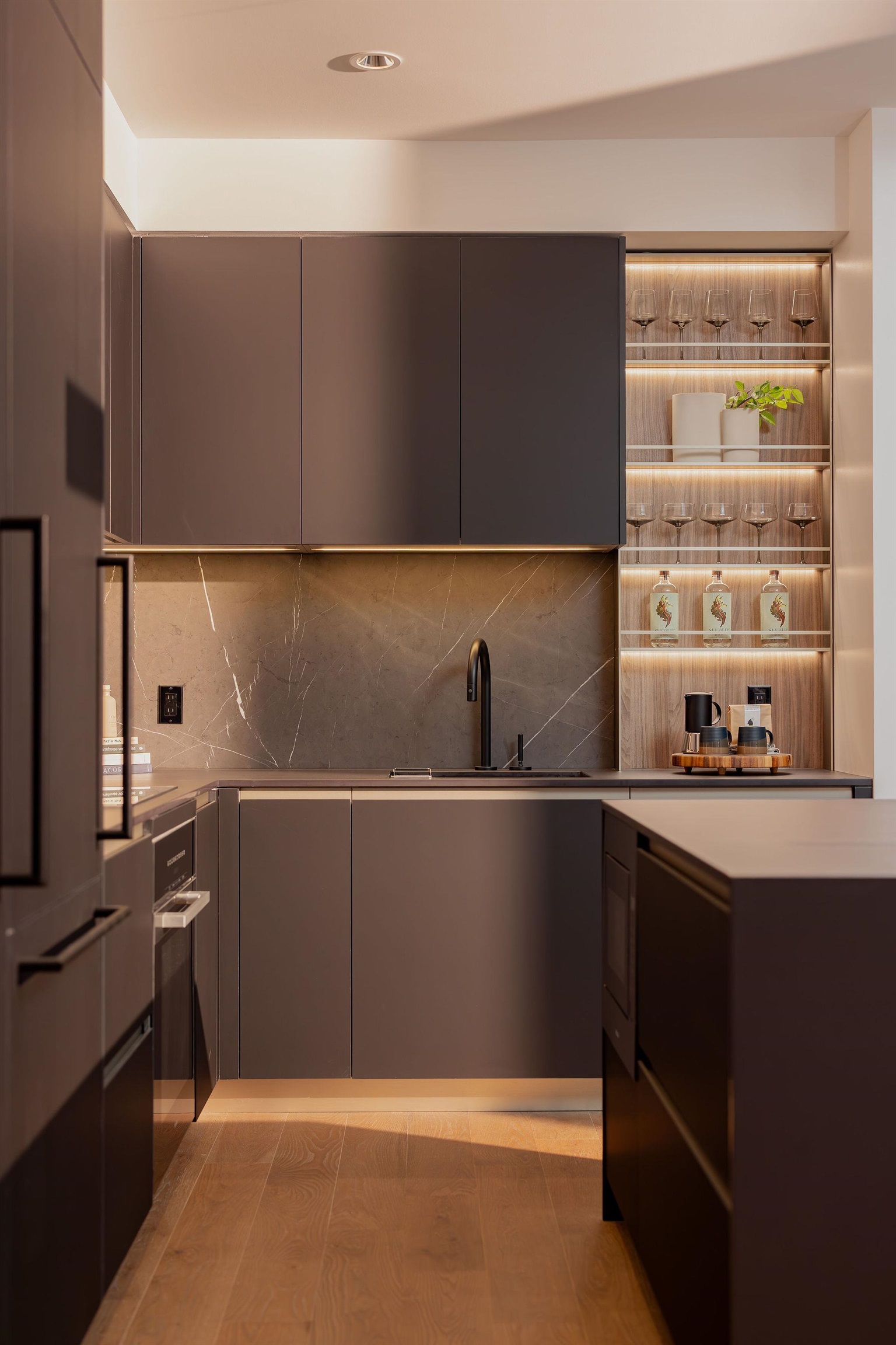 480 West 16th Avenue #408, Vancouver, BC V0V 0V0
