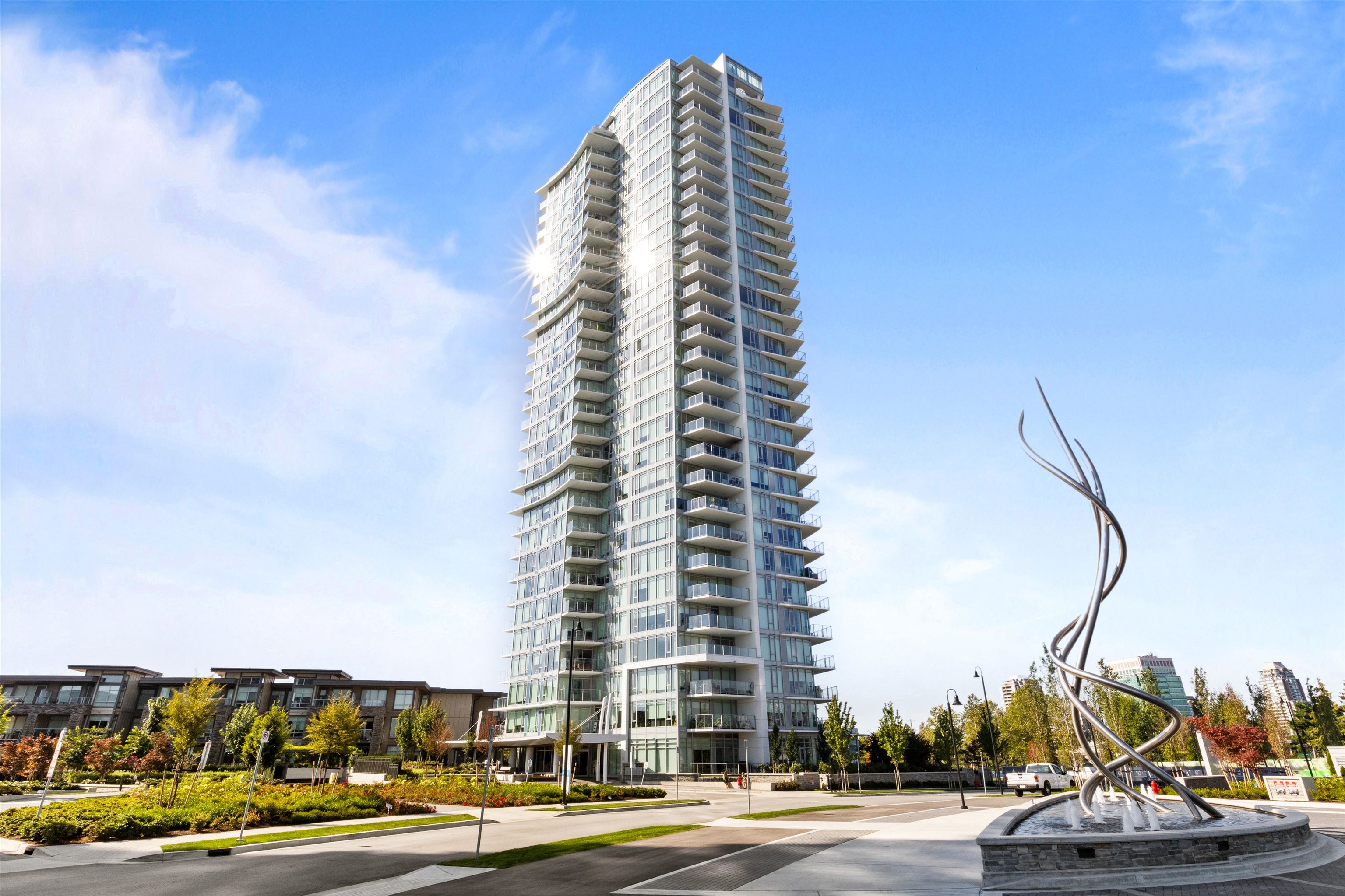 7683 Park Cres #404, Burnaby, BC V3N 0J4