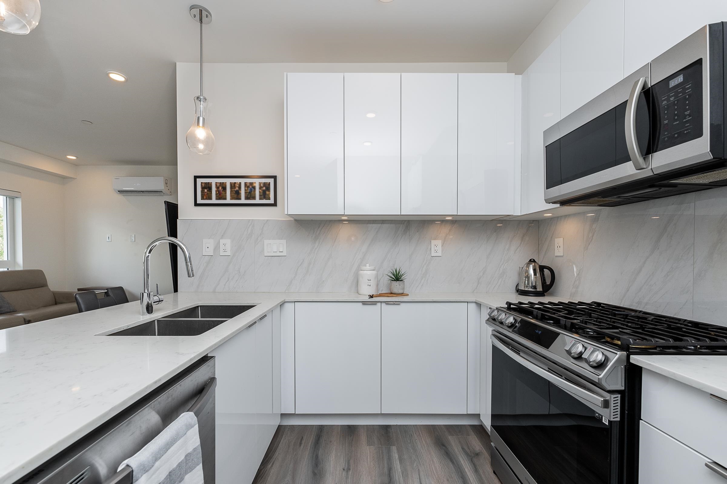 8447 202 Street #a303, Langley, BC V2Y 2B7