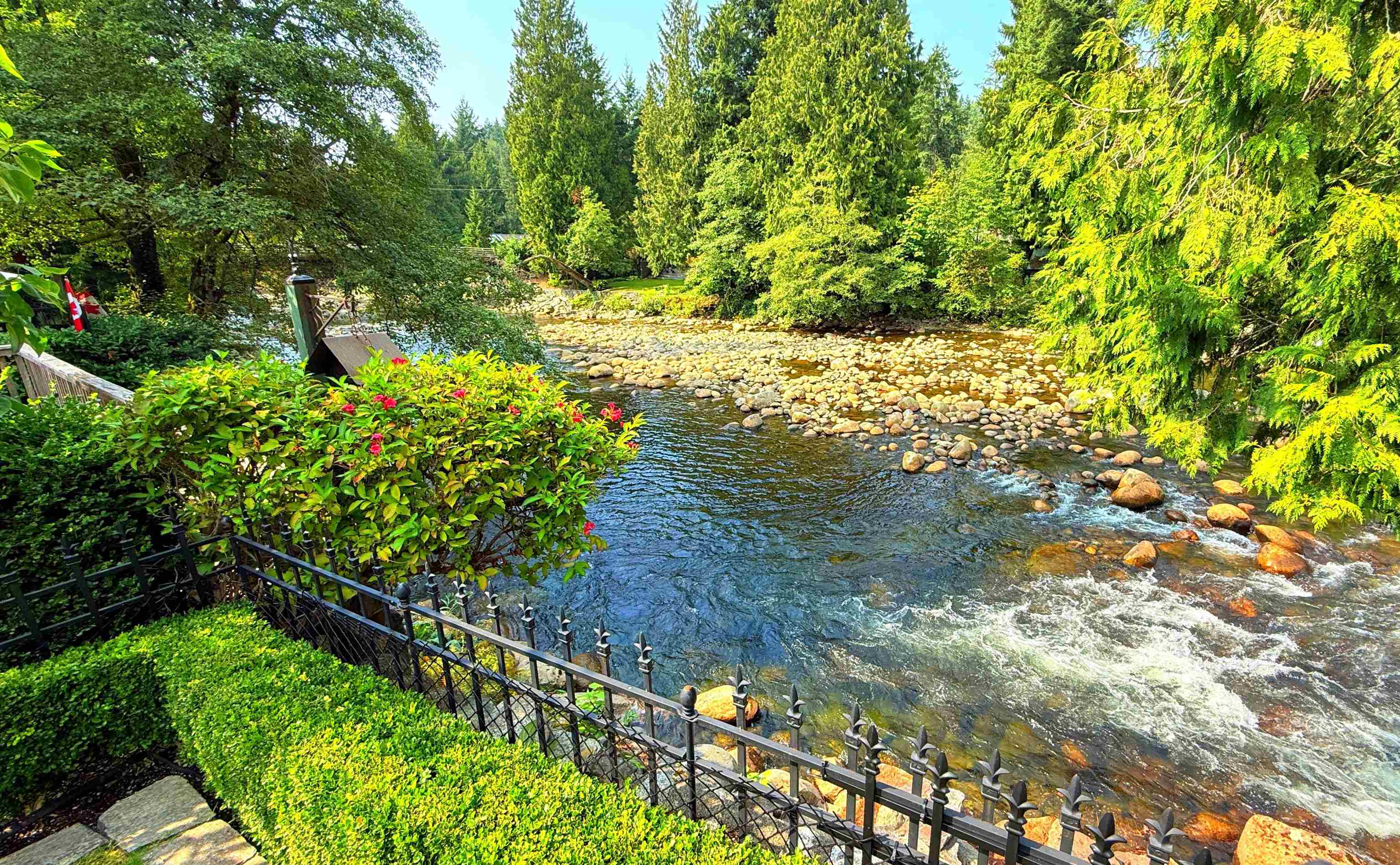 849 Riverside Drive, North Vancouver, BC V7H 1V6