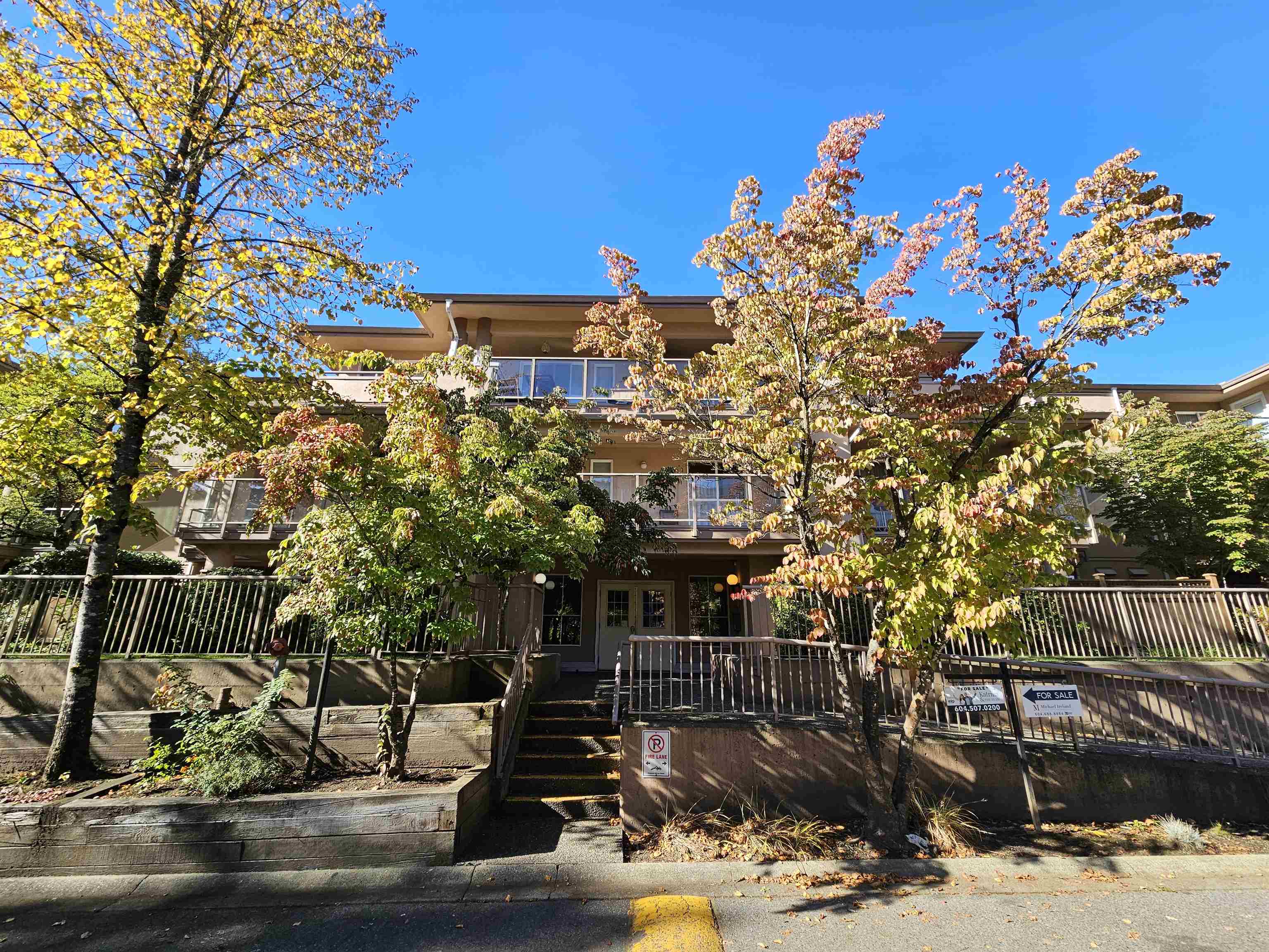 14980 101a Avenue #302, Surrey, BC V3R 0T1