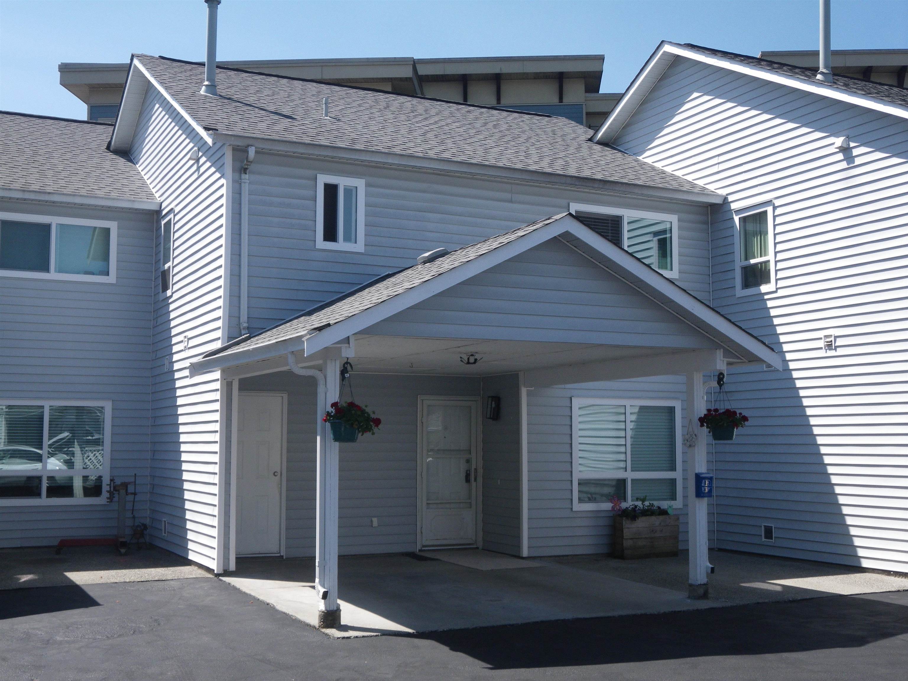19952 56 Avenue #4, Langley, BC V3A 3X9