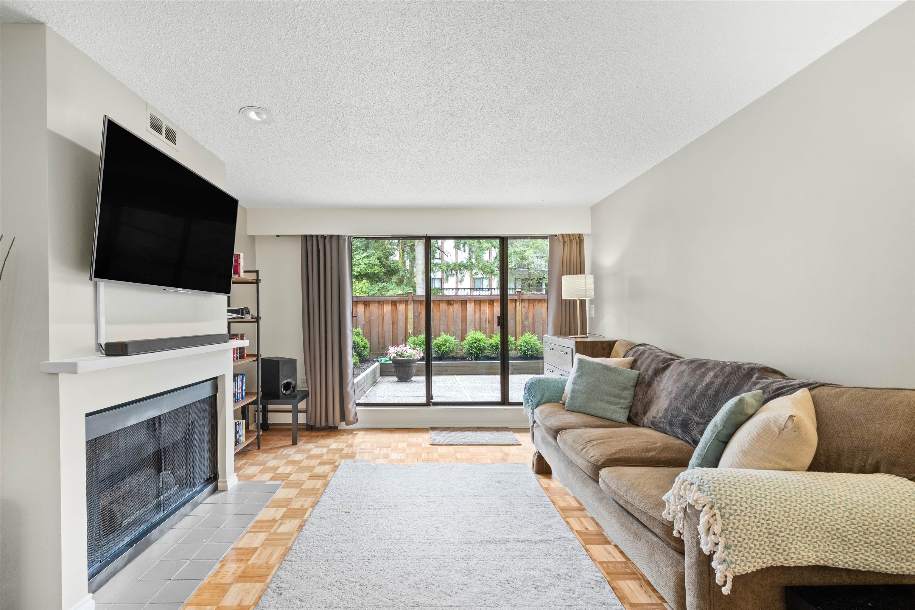 708 8th Avenue #102, New Westminster, BC V3M 2R3