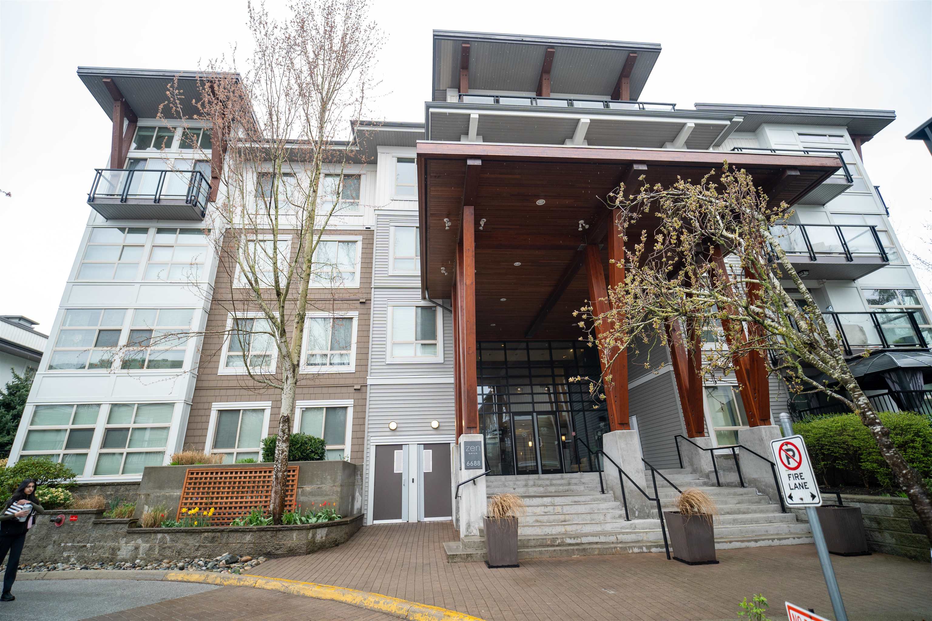 6688 120 Street #216, Surrey, BC V3W 1T8