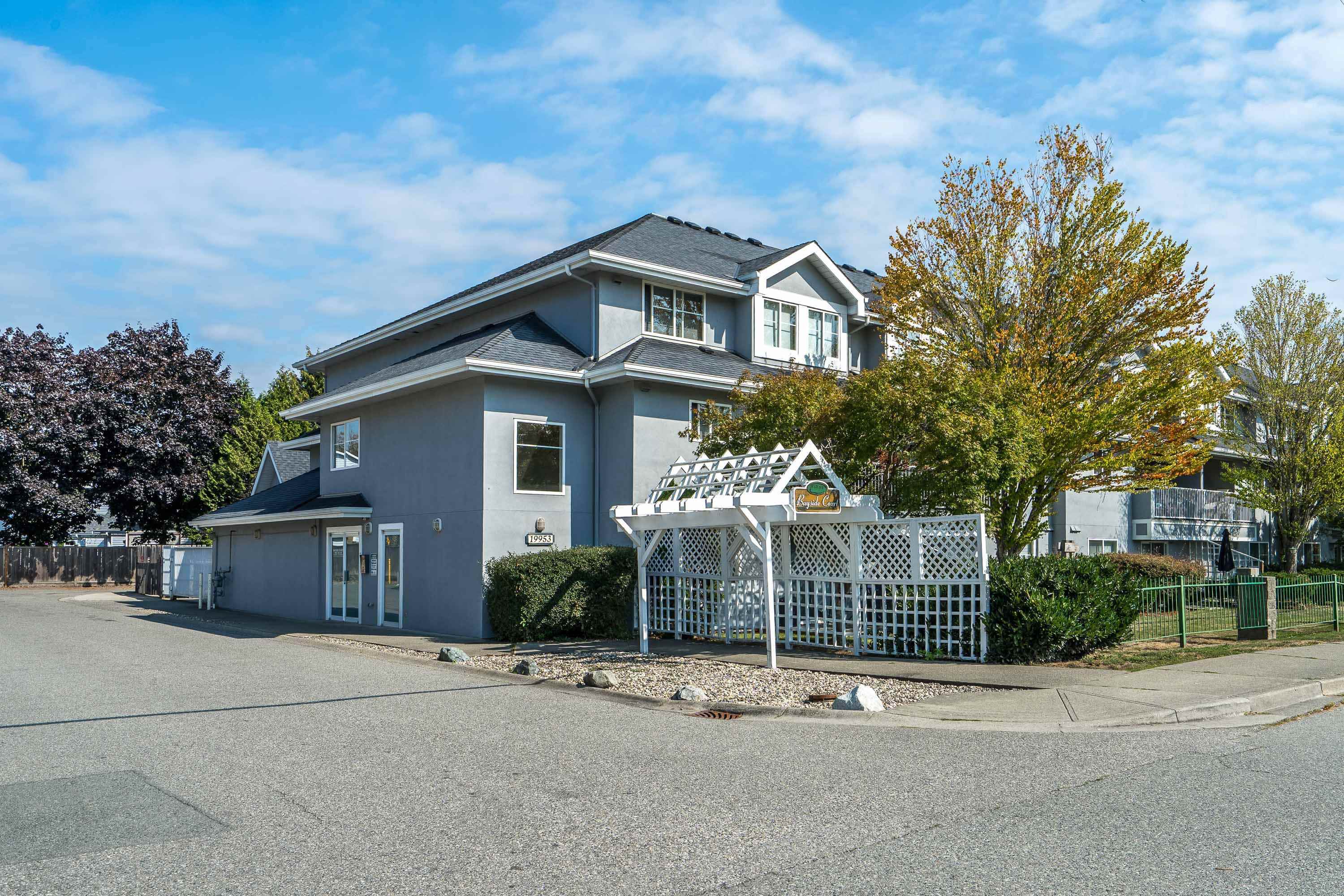 19953 55 A Avenue #205, Langley, BC V3A 3X4