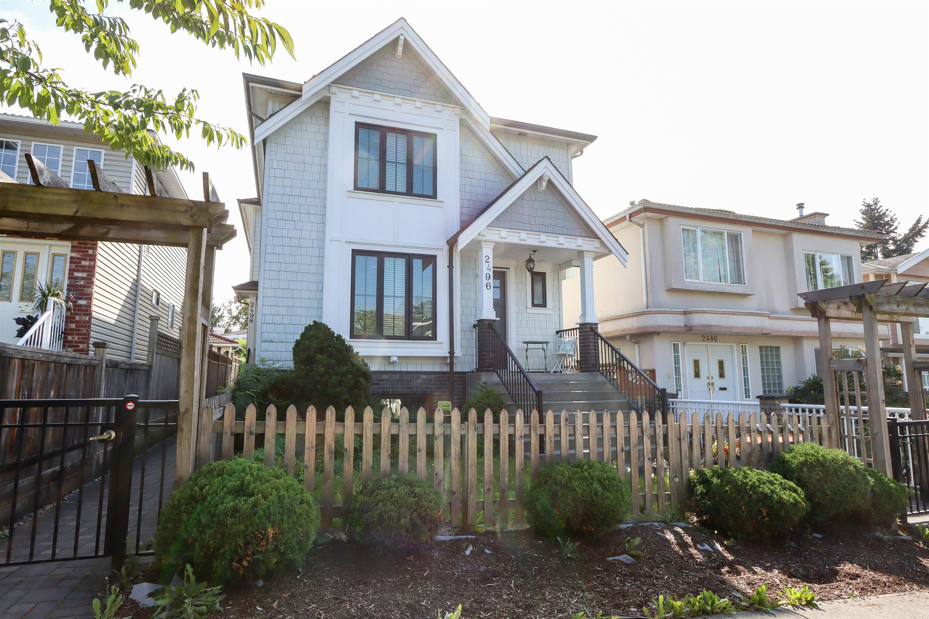 2496 Brock Street, Vancouver, BC V5R 2R4