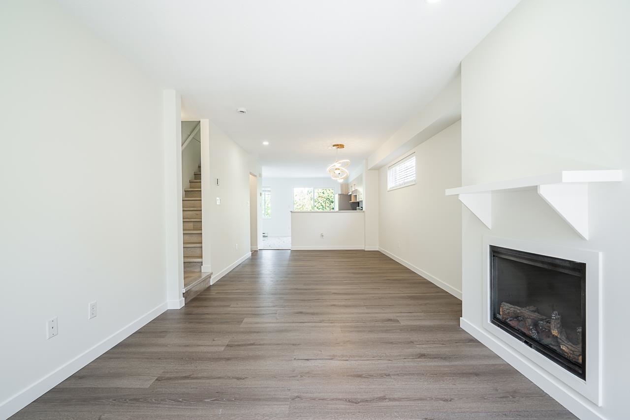 15155 62 A Avenue #52, Surrey, BC V3S 8A6