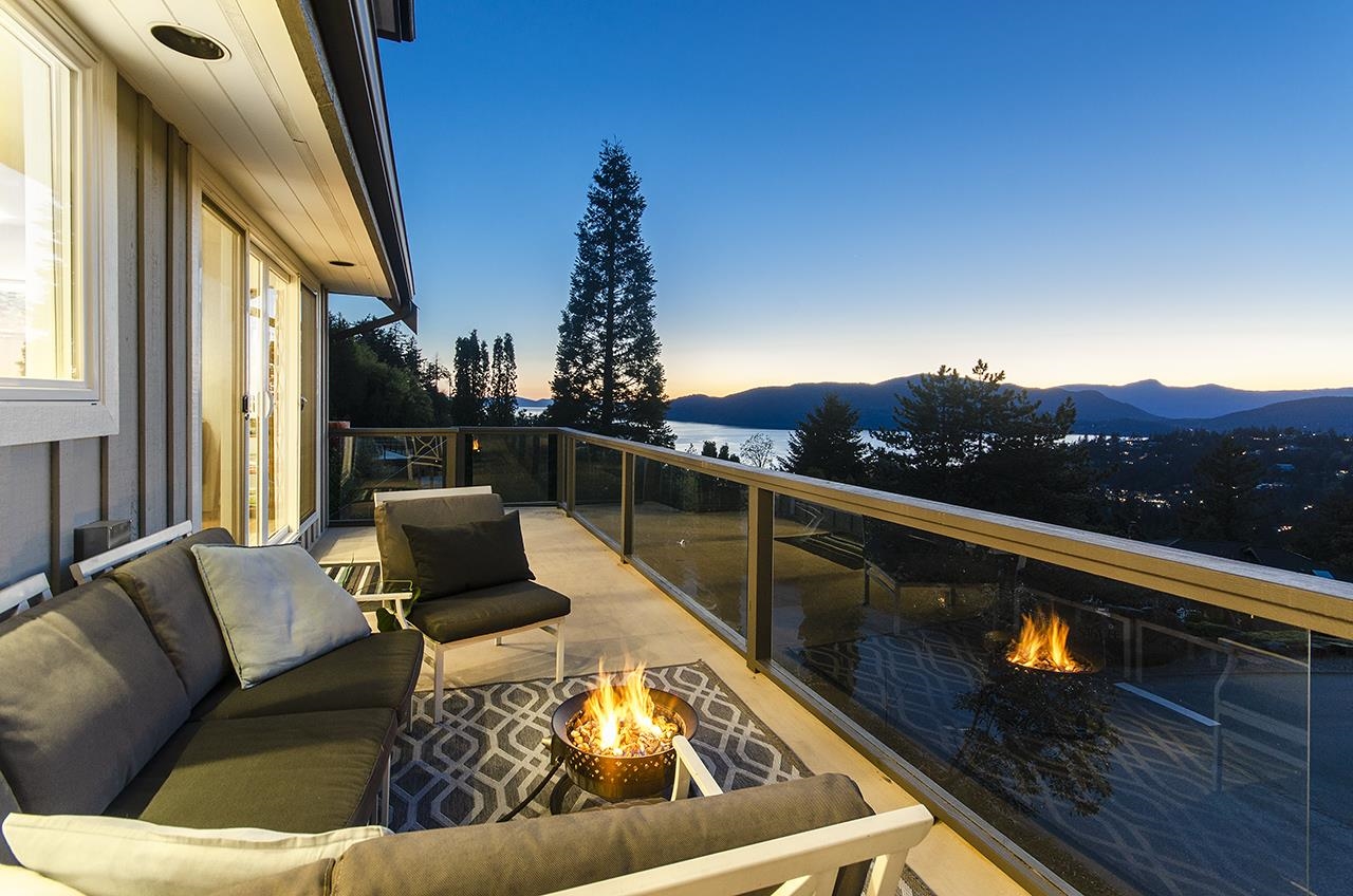 5237 Timberfeild Road, West Vancouver, BC V7W 2Y5