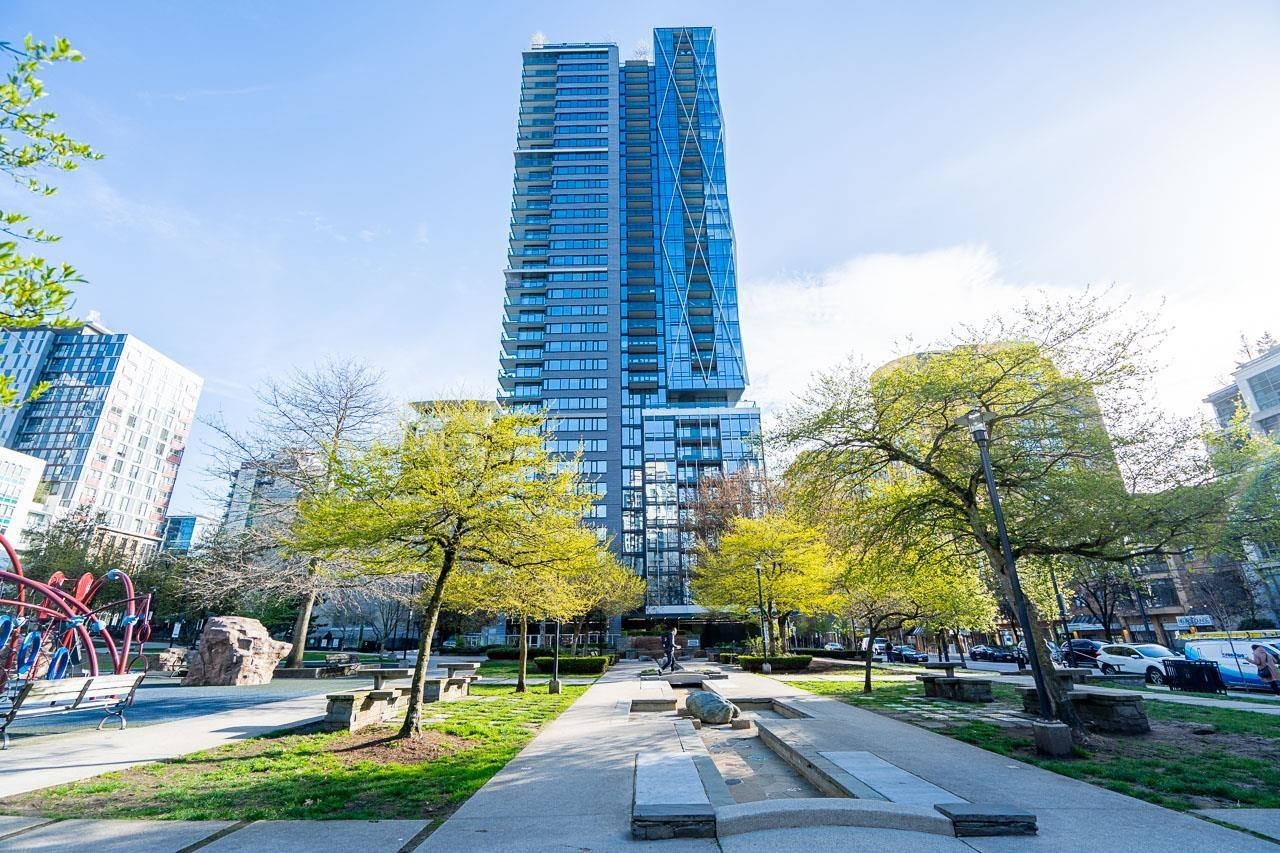 1111 Richards Street #1910, Vancouver, BC V6B 0S3