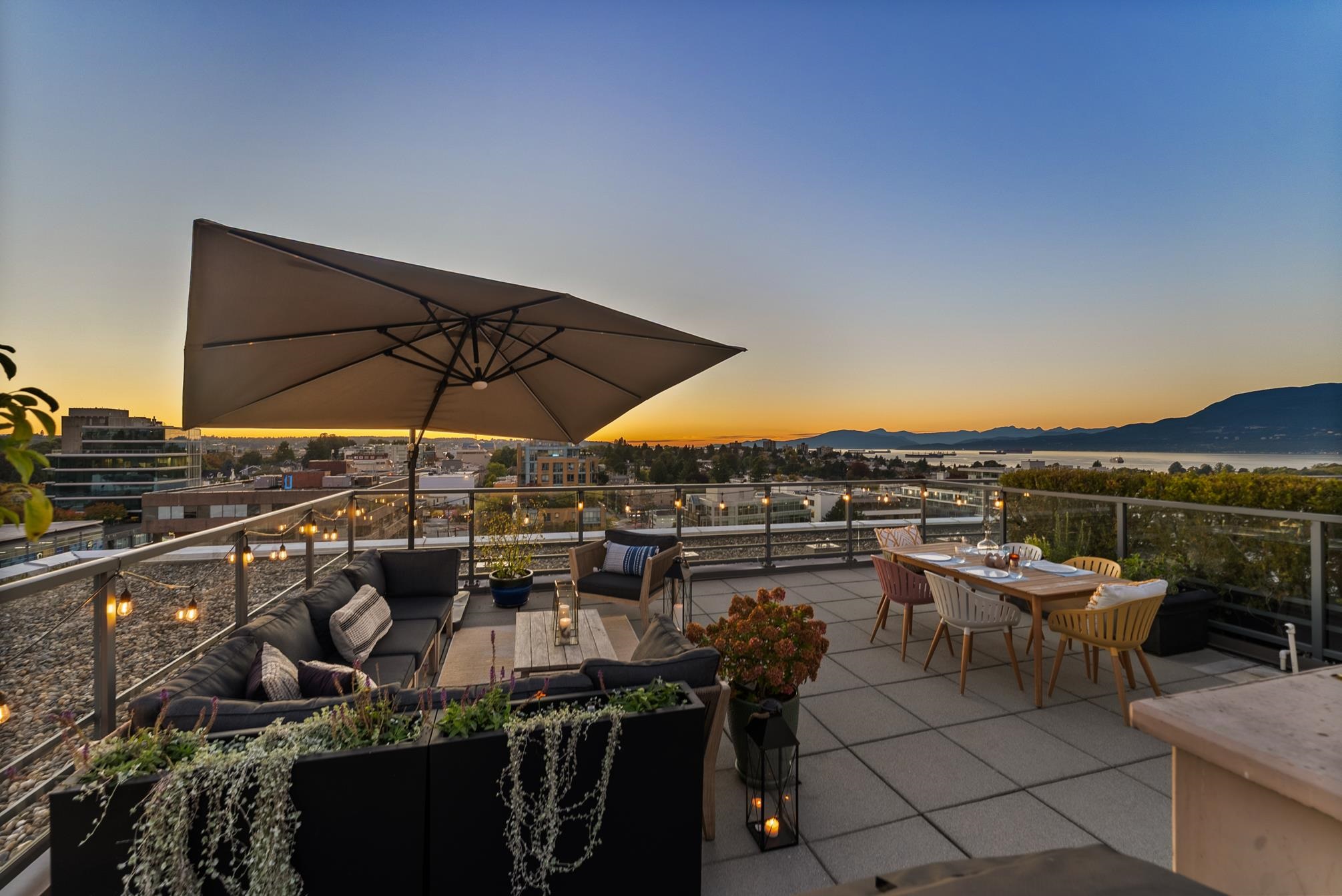 1690 West 8th Avenue #1102, Vancouver, BC V6J 0B1