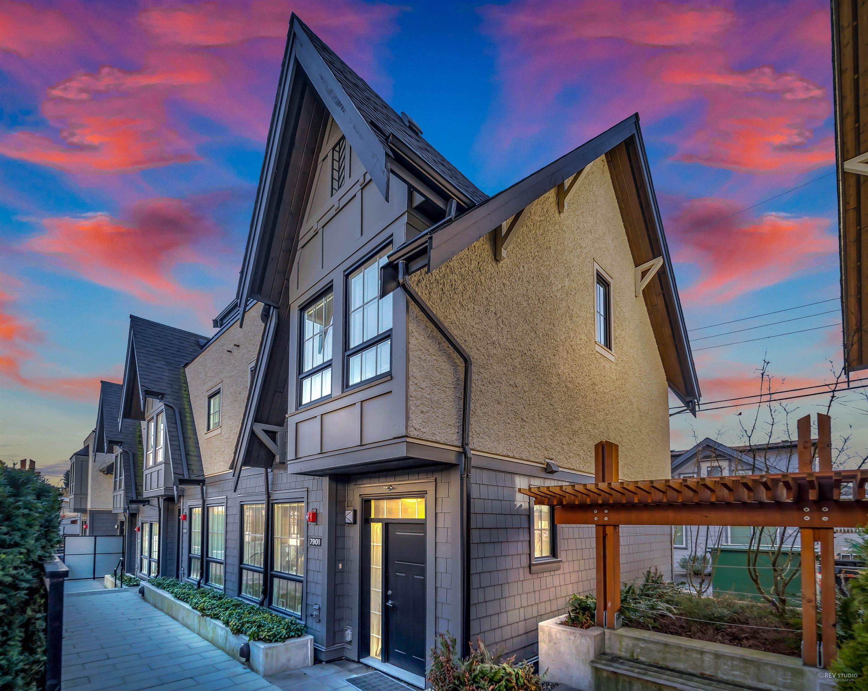 7901 Oak Street, Vancouver, BC V6P 4A6
