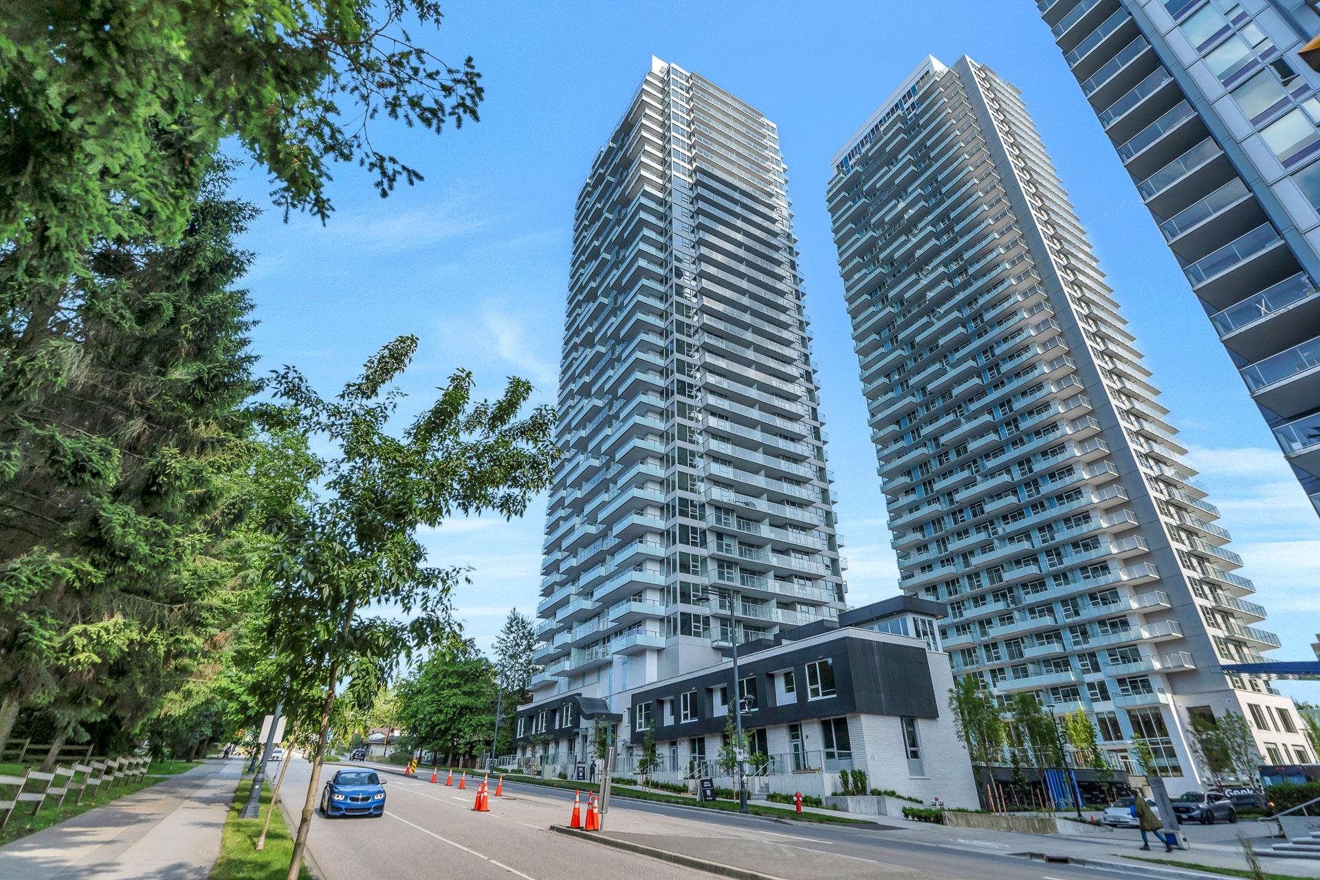 13768 100 Ave #1804, Surrey, BC V3T 0V2