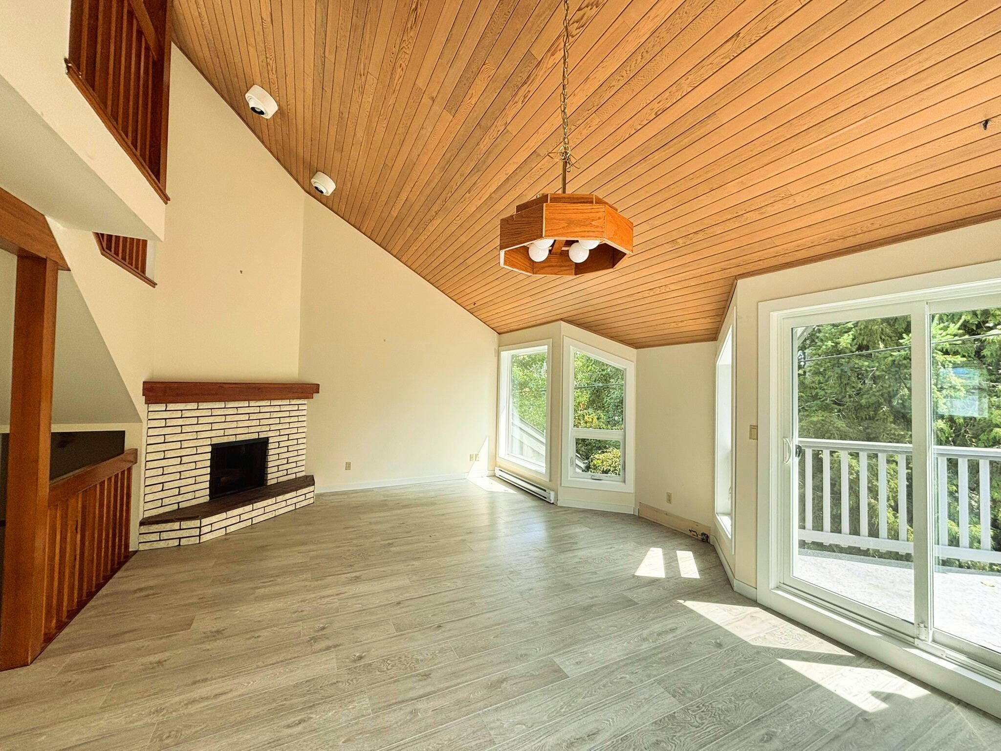 5753 Wharf Avenue #9, Sechelt, BC V7Z 0H5