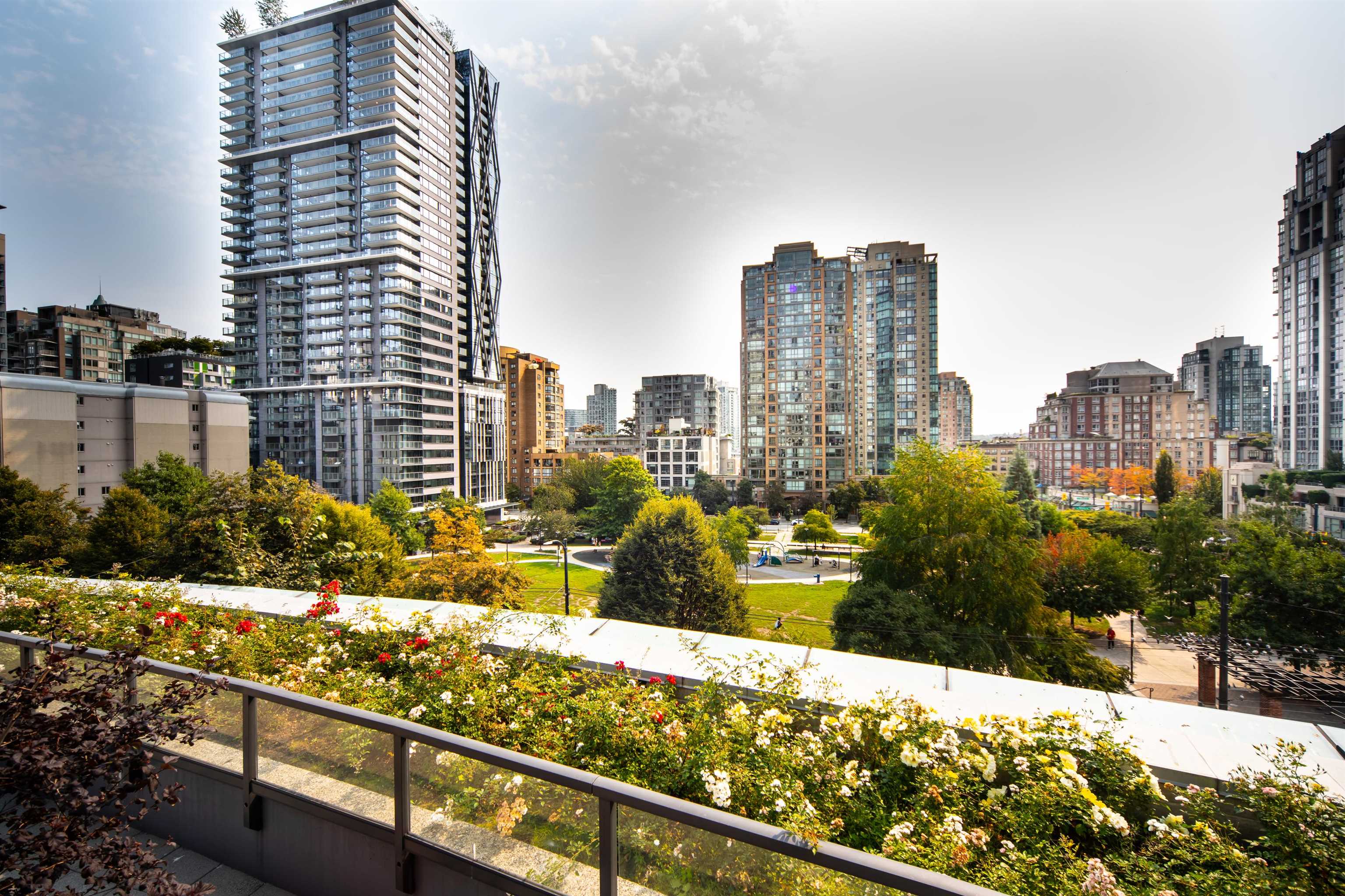 1199 1199 Seymour Street #2302, Vancouver, BC V6B 1K3
