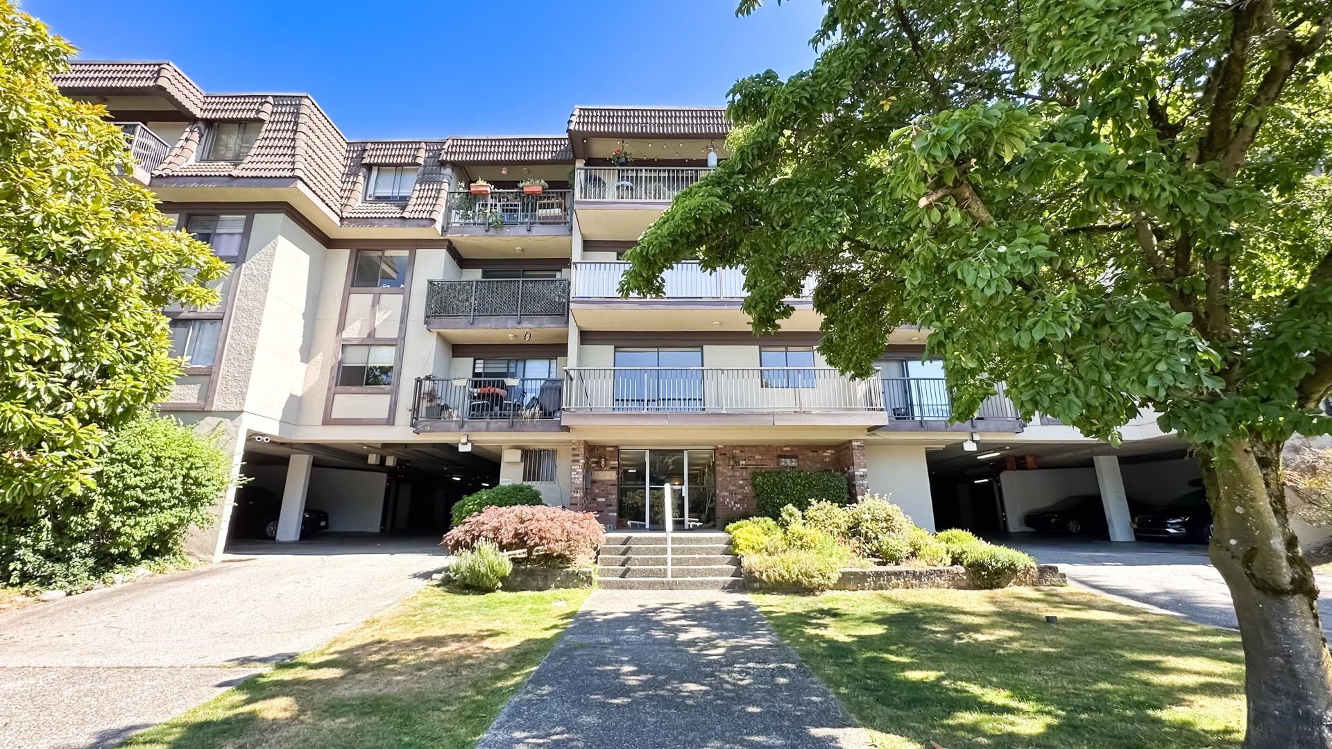 252 West 2nd Avenue #306, North Vancouver, BC V7M 1C8