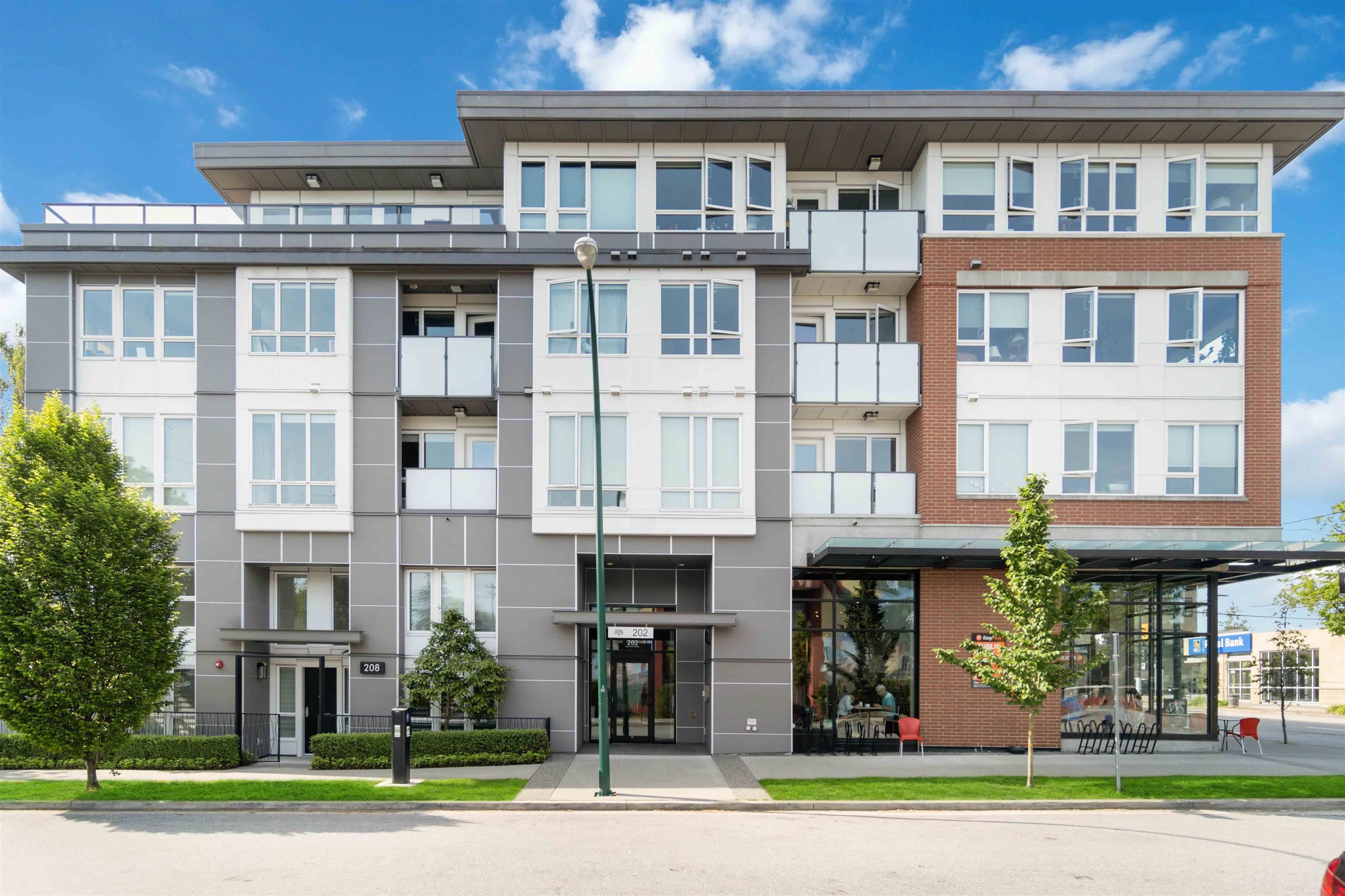 202 East 24th Avenue #204, Vancouver, BC V5V 1Z6