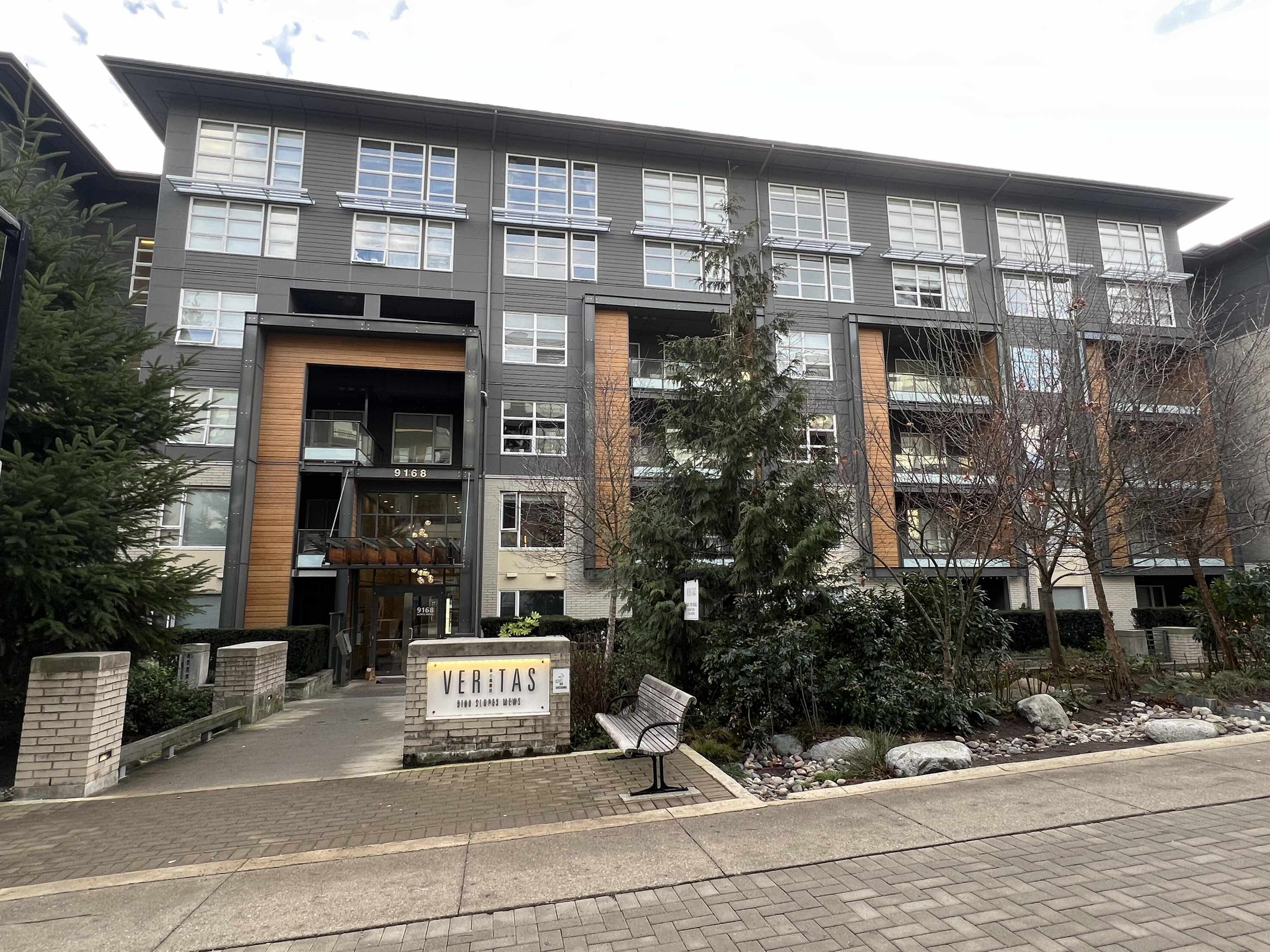 9877 University Crescent #309, Burnaby, BC V5A 0E5