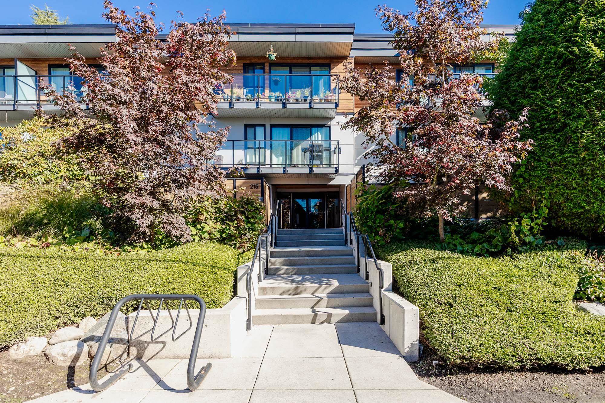 215 Mowat Street #213, New Westminster, BC V3M 4P1