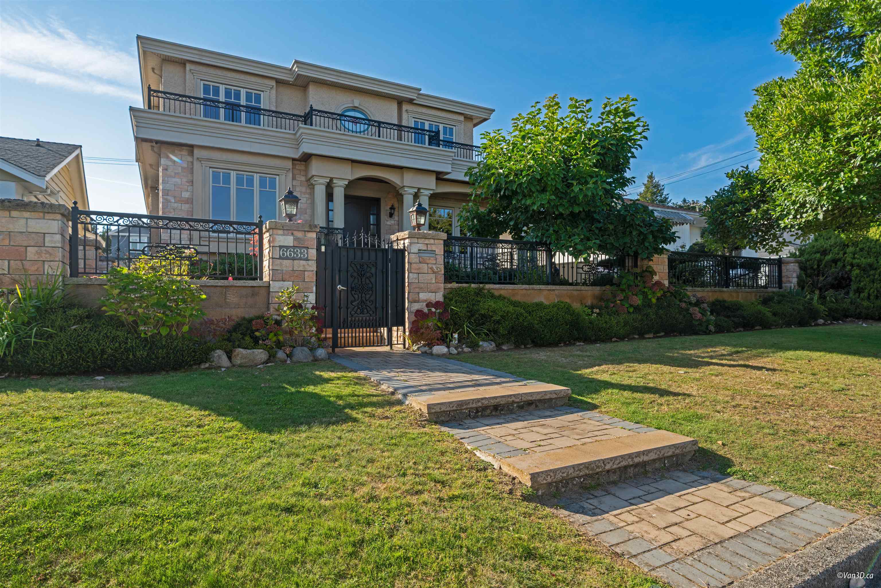 6633 Neal Street, Vancouver, BC V6P 3N4