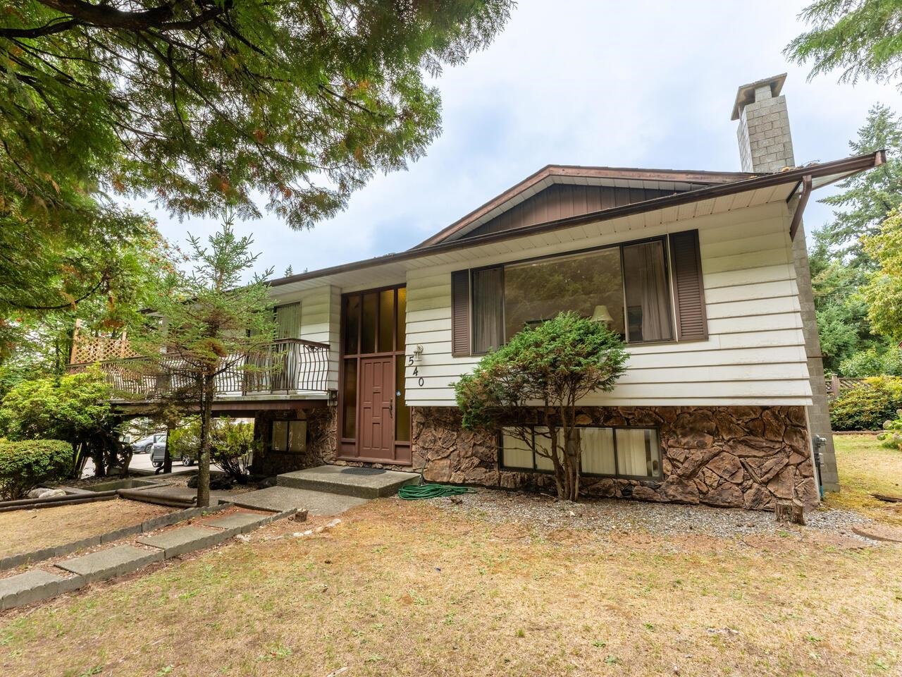 540 Schoolhouse Street, Coquitlam, BC V3J 5P1