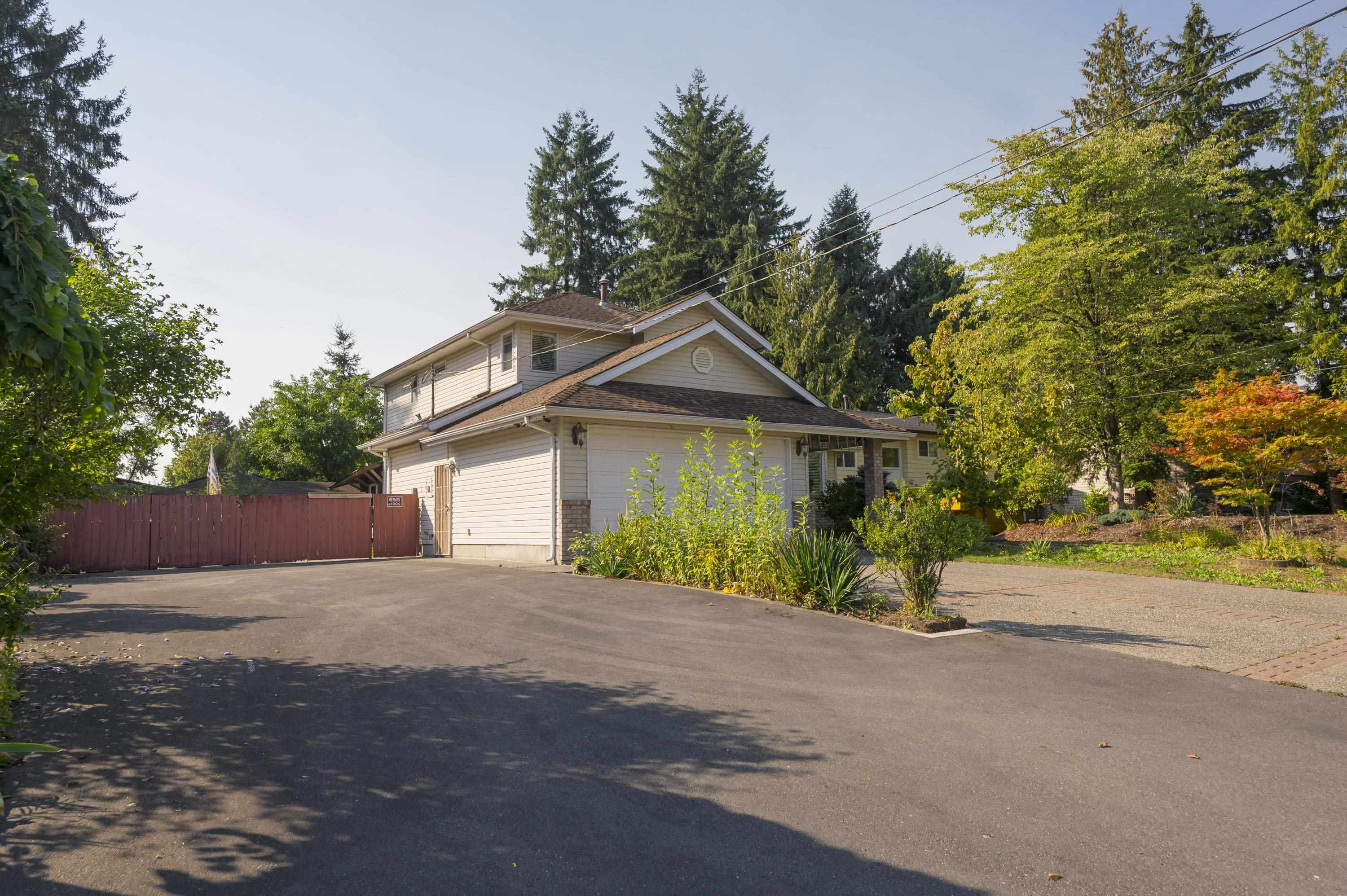 106 Avenue, Surrey, BC V3R 5Y1