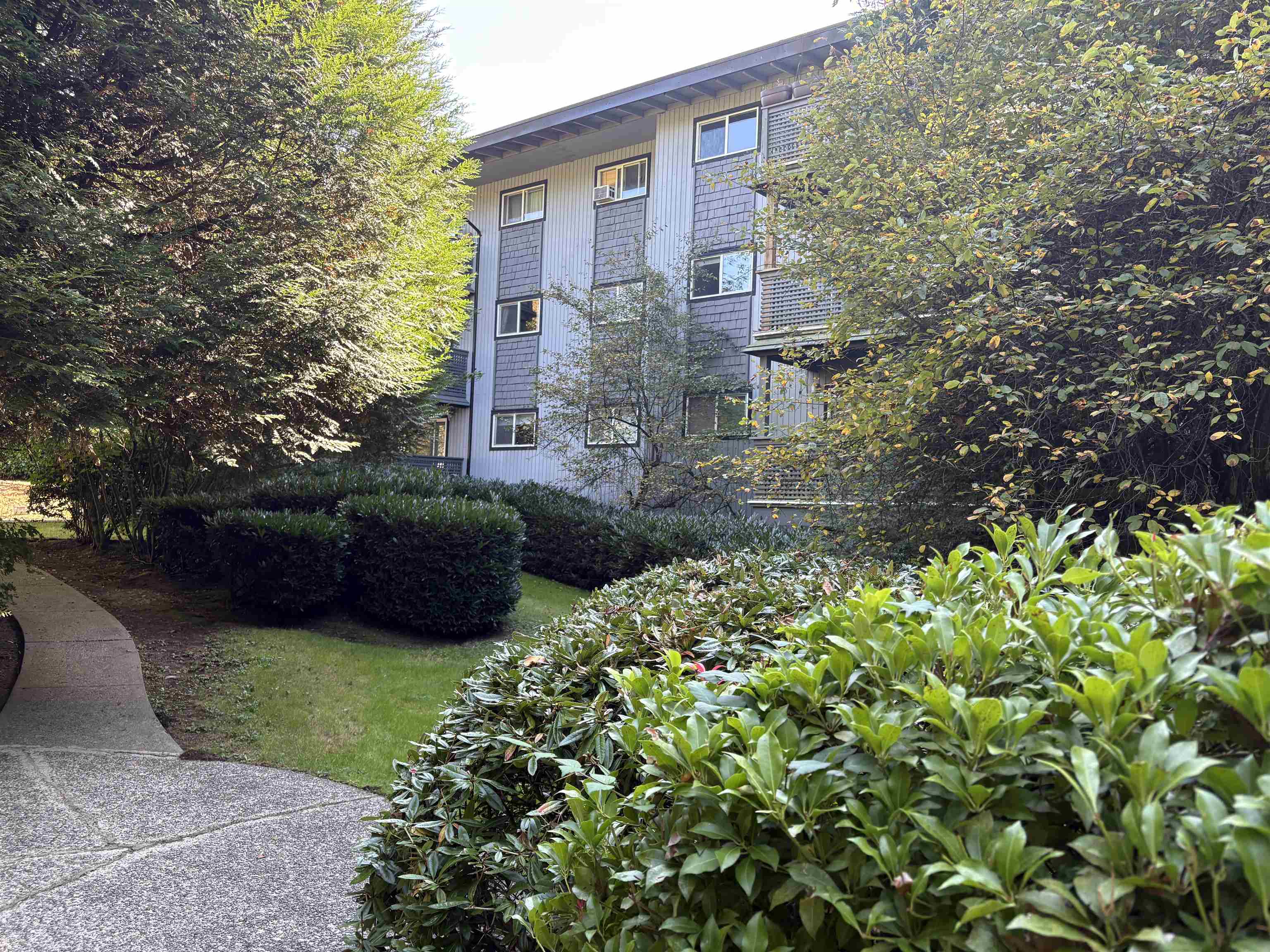 200 Westhill Place #108, Port Moody, BC V3H 1V2