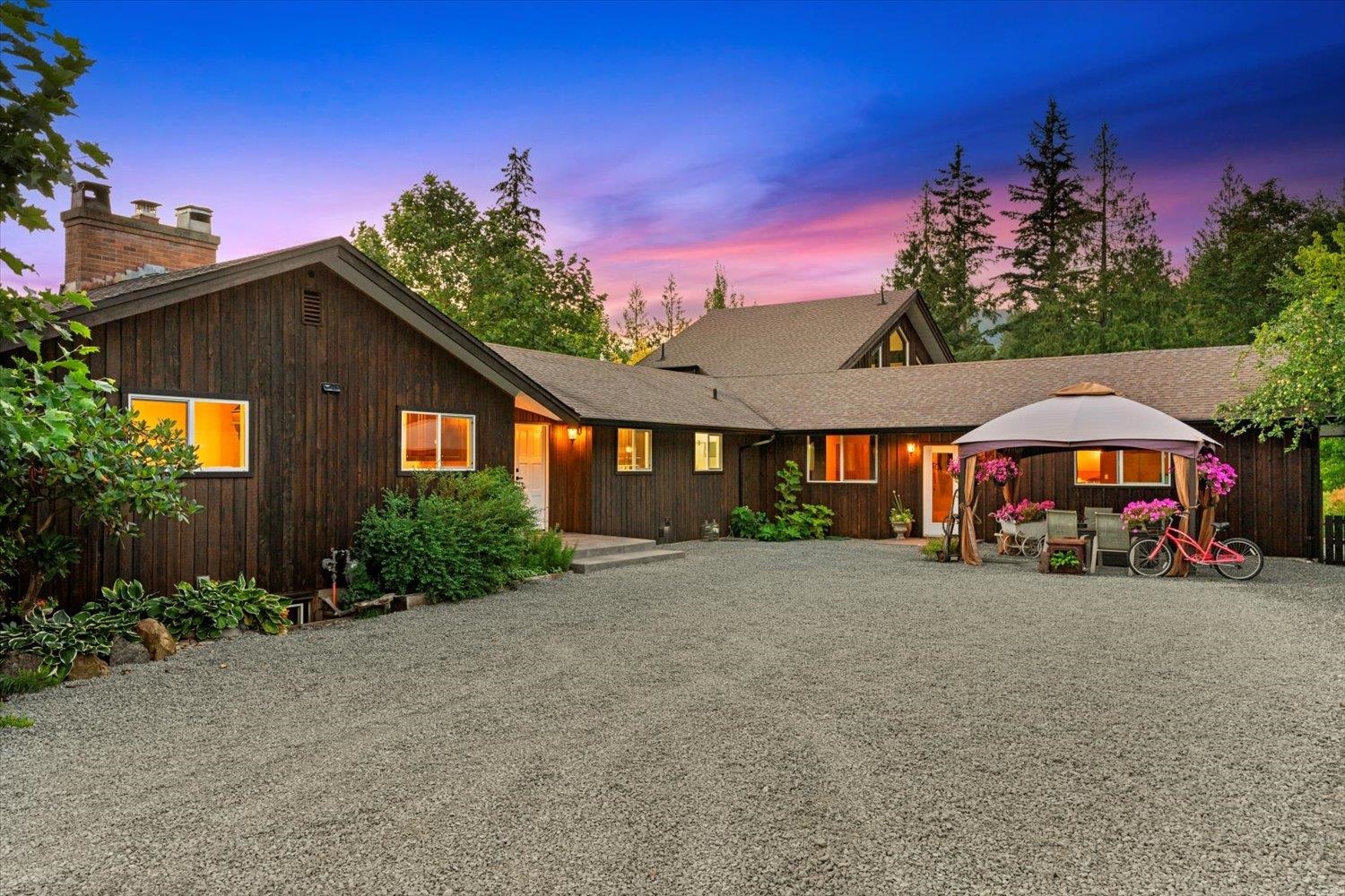 49825 Larsen Rd, Chilliwack, BC V4Z 1G2