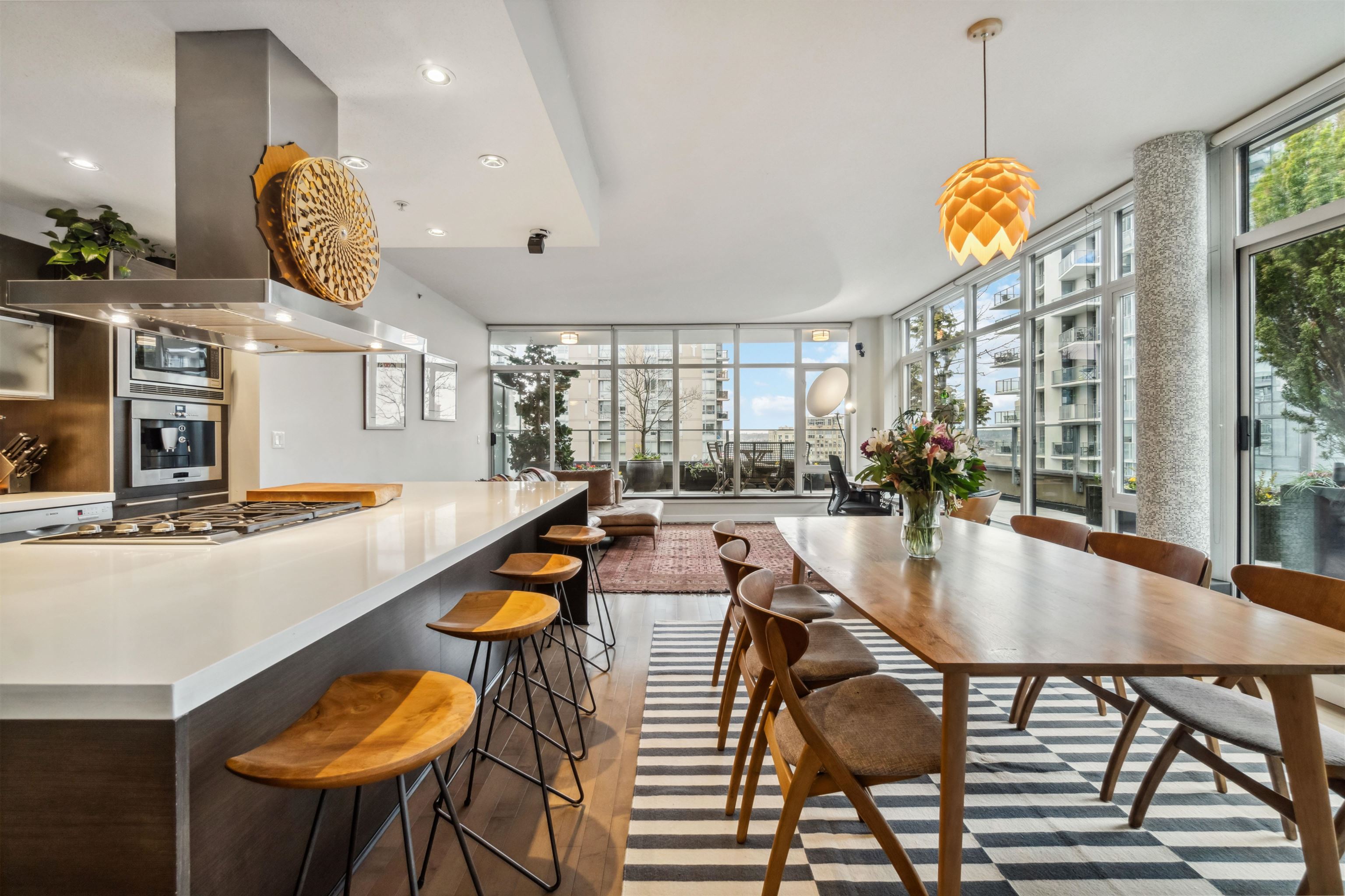 1252 Hornby Street #1601, Vancouver, BC V6Z 1W2
