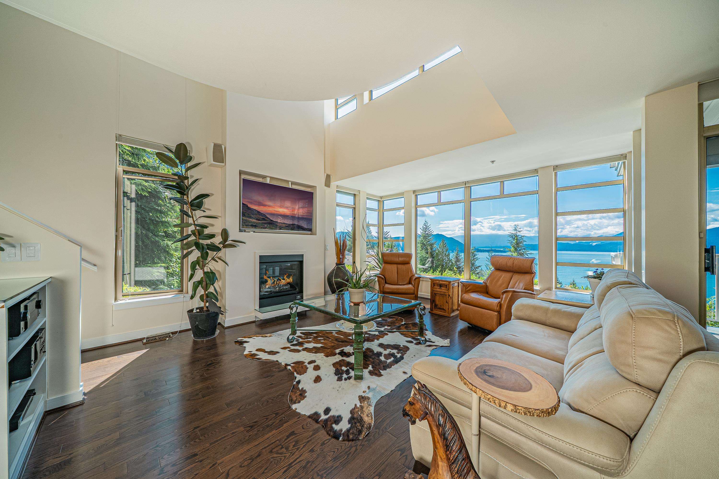 8664 Seascape Drive, West Vancouver, BC V7W 3J7