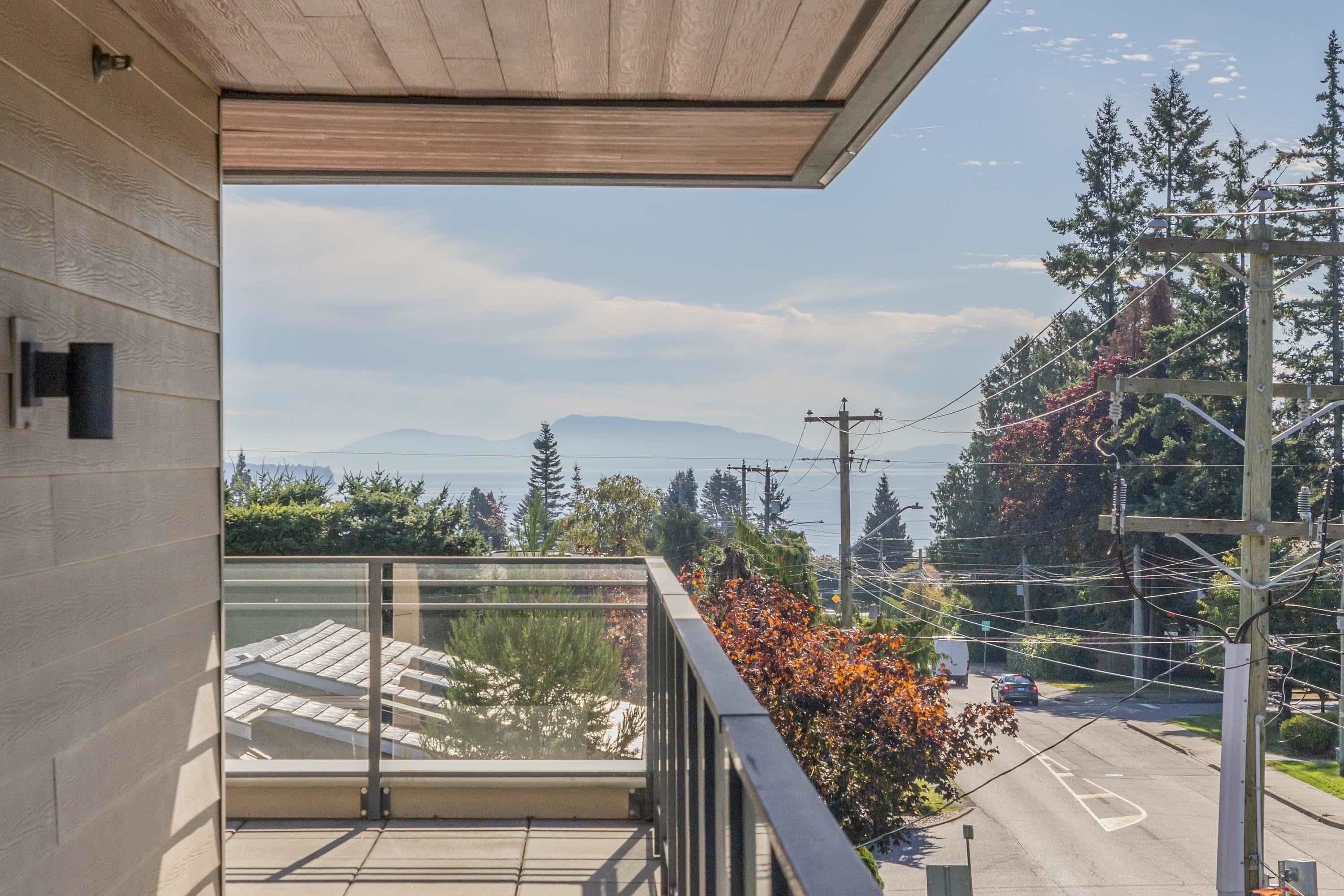 14022 North Bluff Road #312, White Rock, BC V4B 3C3