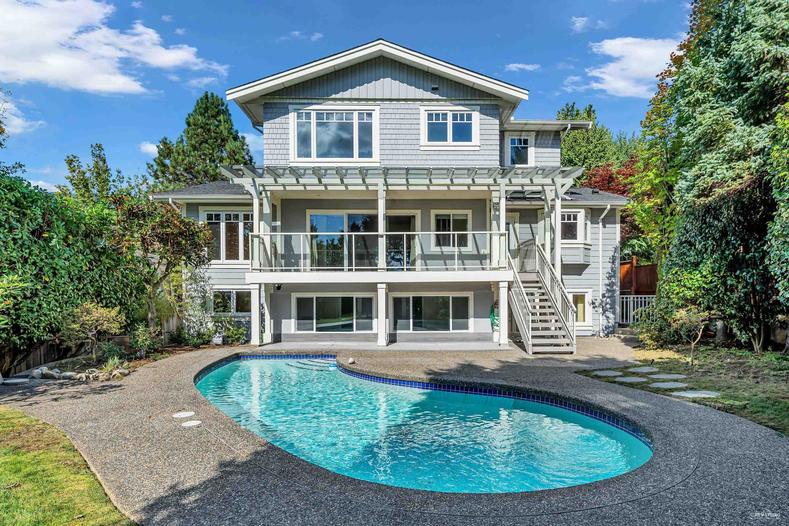 1138 Inglewood Avenue, West Vancouver, BC V7T 1Y5