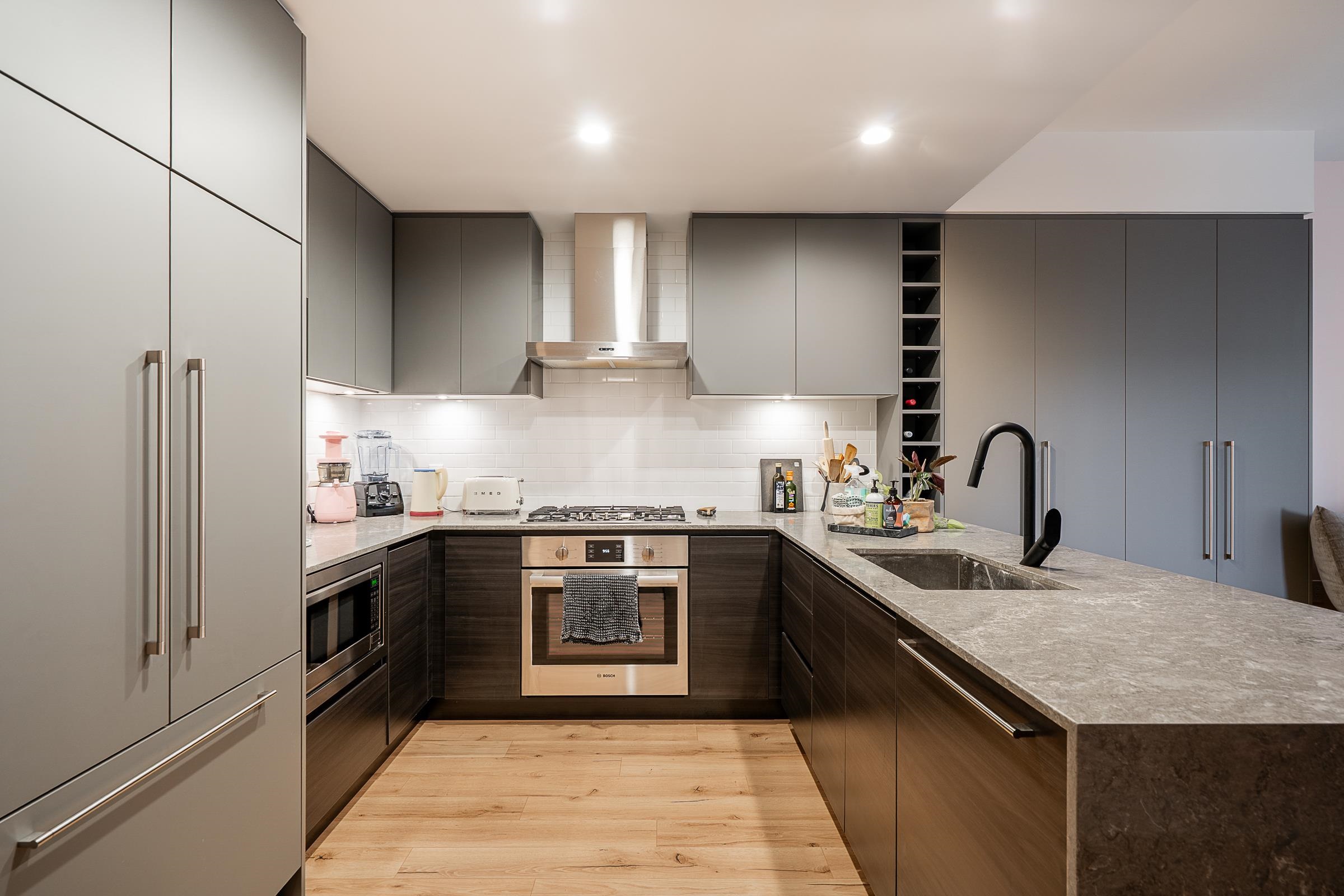 55 Klahanie Drive #403, Port Moody, BC V3H 0M9