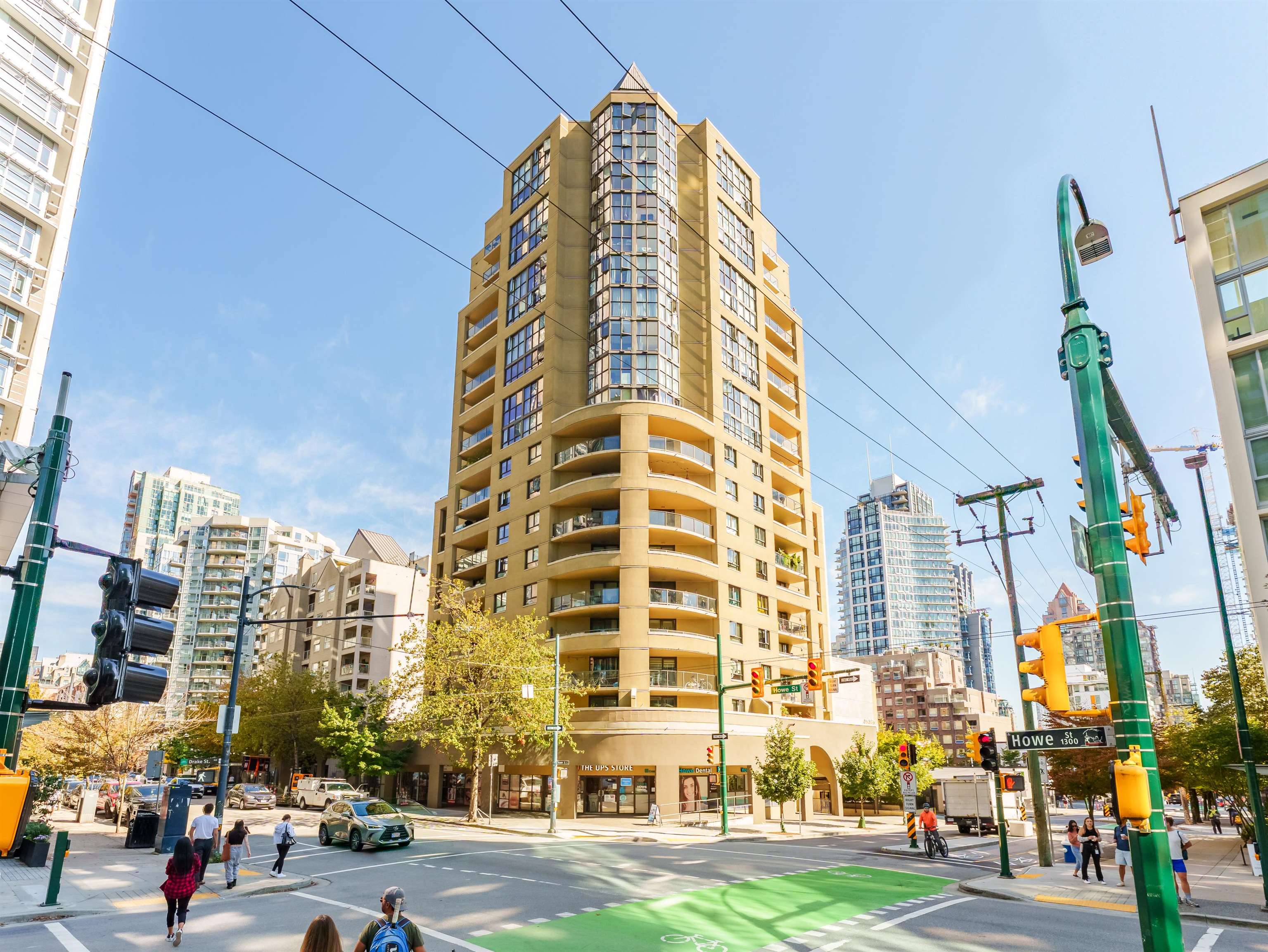 789 Drake Street #1605, Vancouver, BC V6Z 2N7