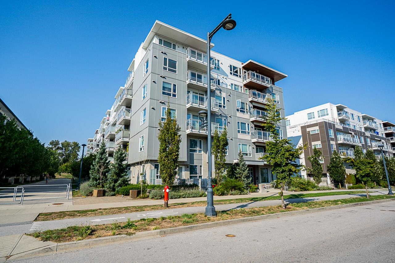 13963 105 Boulevard #519, Surrey, BC V3T 0M9
