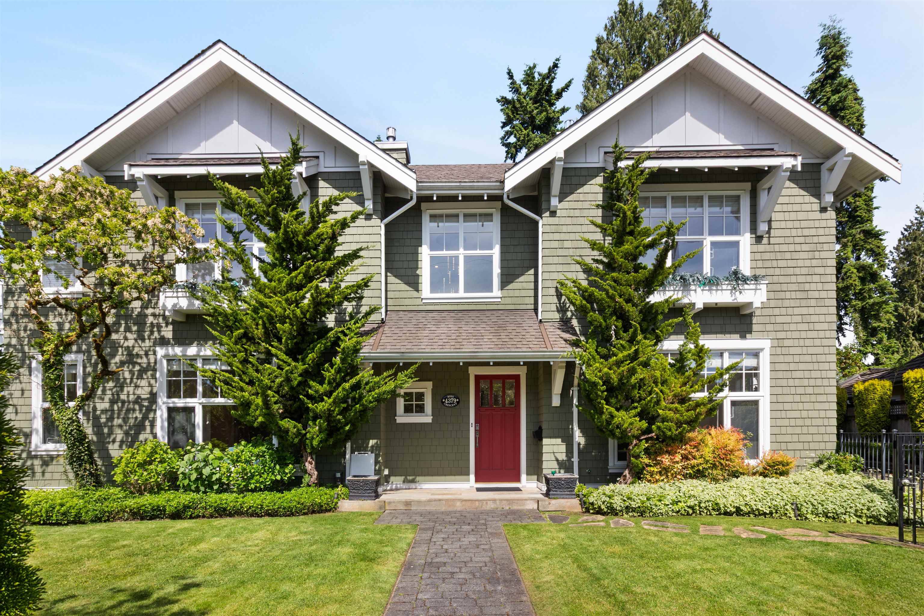 4379 Ross Crescent, West Vancouver, BC V7W 1B3