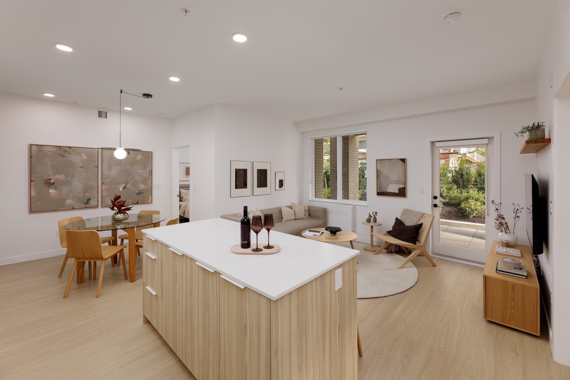 2450 Garden Drive #308, Vancouver, BC V5N 1W8